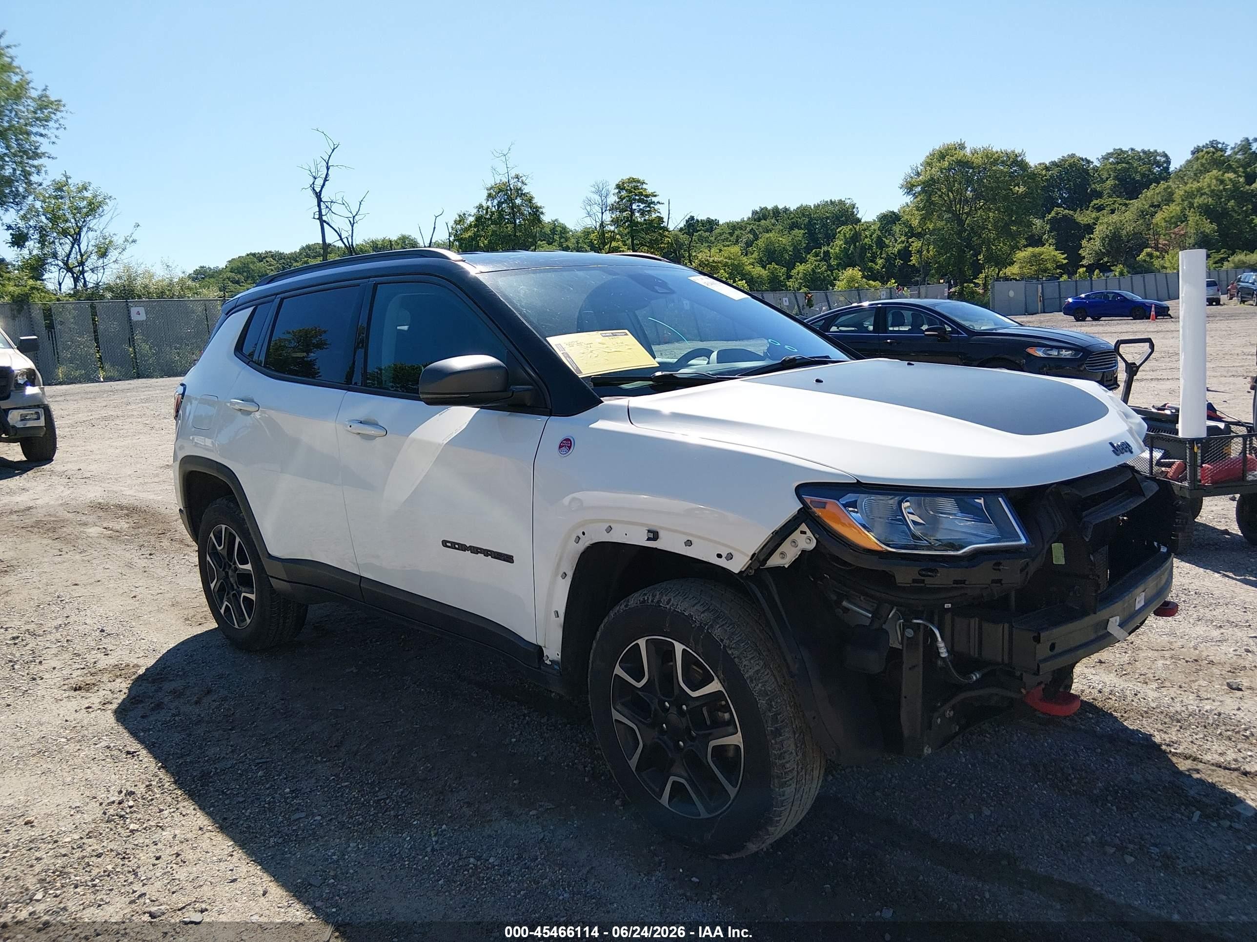 2021 Jeep Compass Trailhawk, VIN 3C4NJDDB6MT557980 — Front end