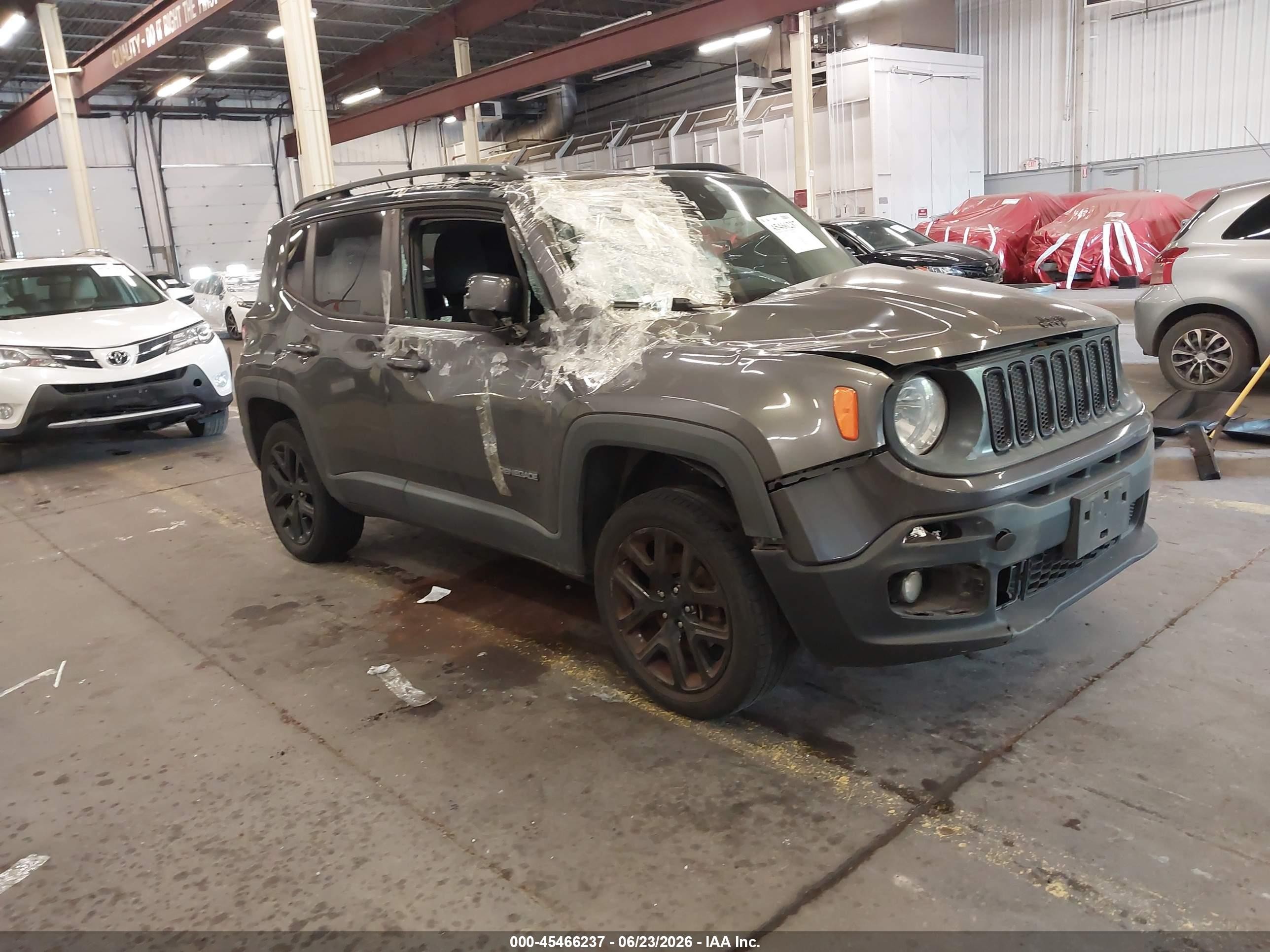 2016 Jeep Renegade Latitude, VIN ZACCJBBT4GPC91071 — Front end