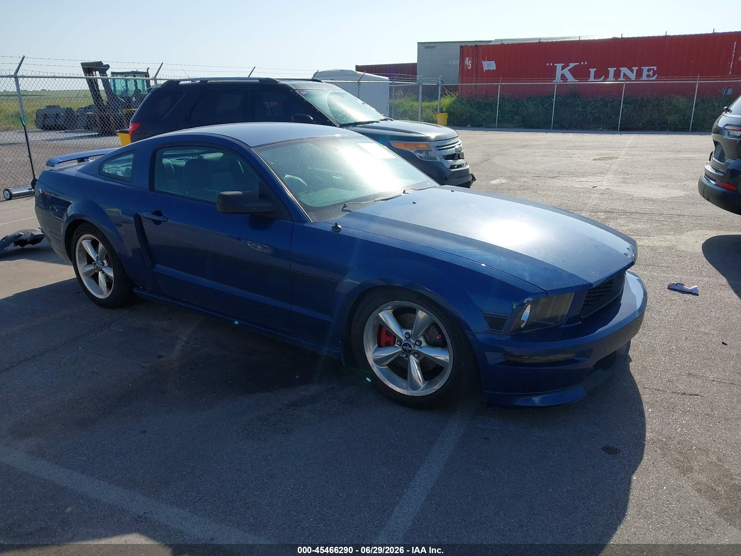 2007 Ford Mustang GT Deluxe, VIN 1ZVHT82H375214230 — Front end