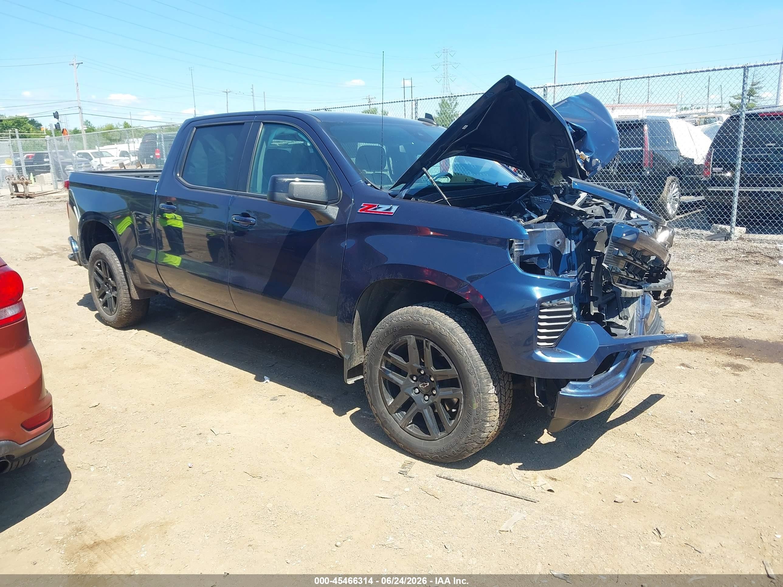 2022 Chevrolet Silverado 1500 RST, VIN 3GCUDEET6NG683539 — Front end