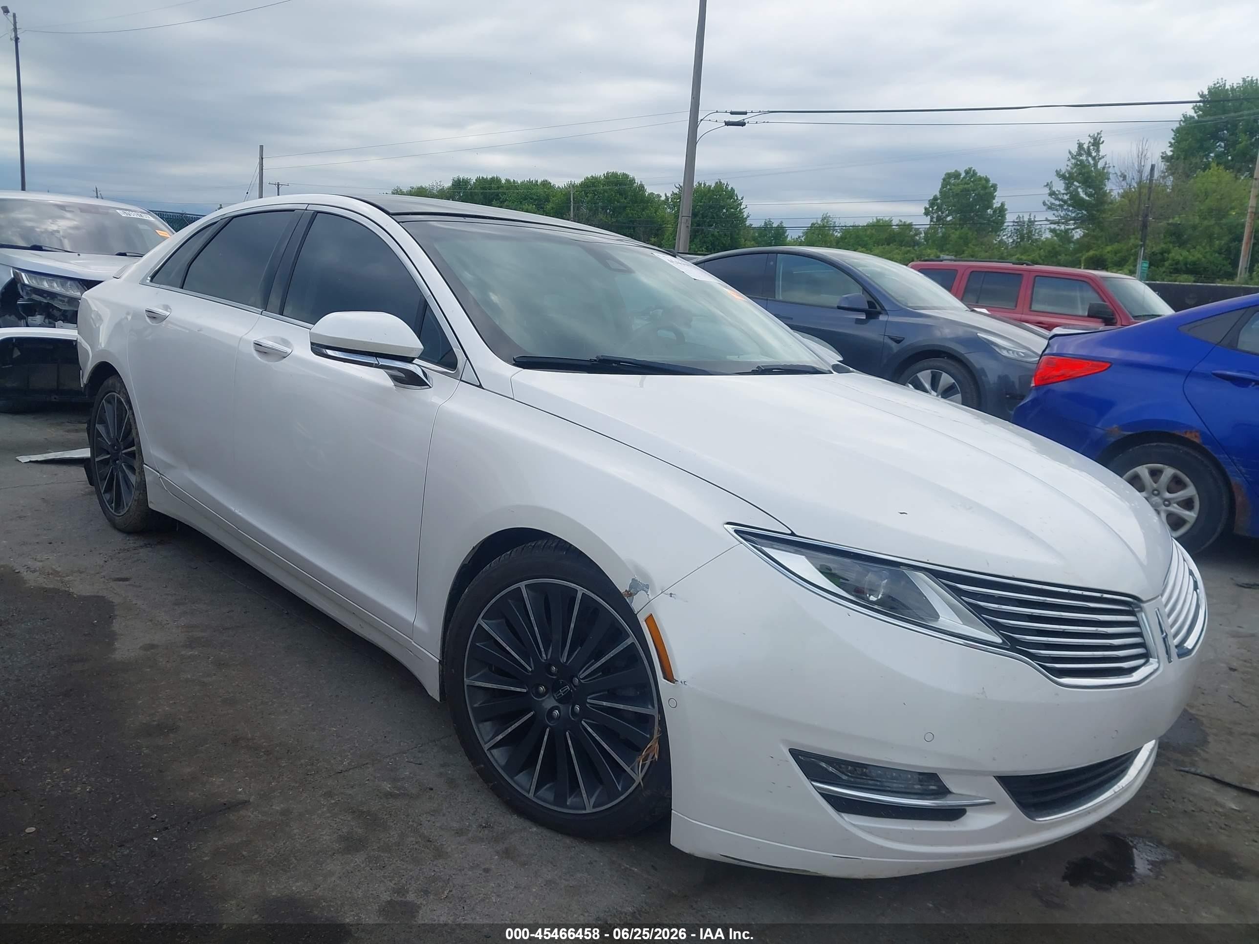 2016 Lincoln MKZ Hybrid, VIN 3LN6L2LU5GR602748 — Front end