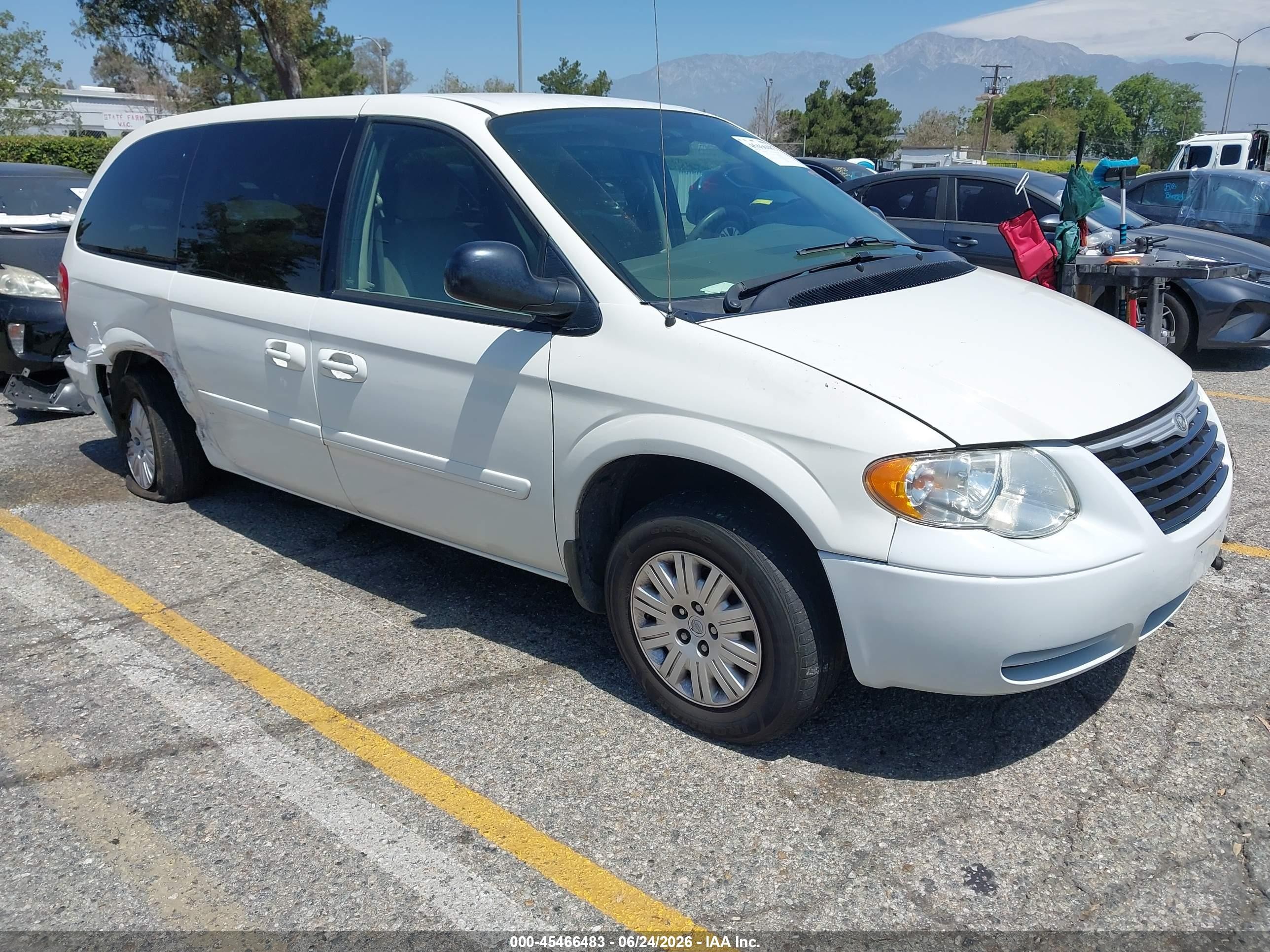 2006 Chrysler Town & Country LX, VIN 2A4GP44R06R886825 — All over
