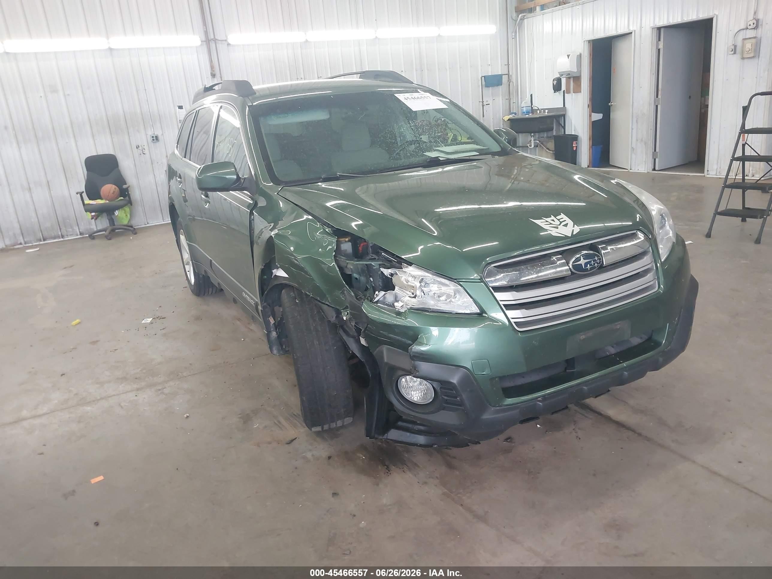2014 Subaru Outback Premium, VIN 4S4BRCCC6E3225188 — Front end