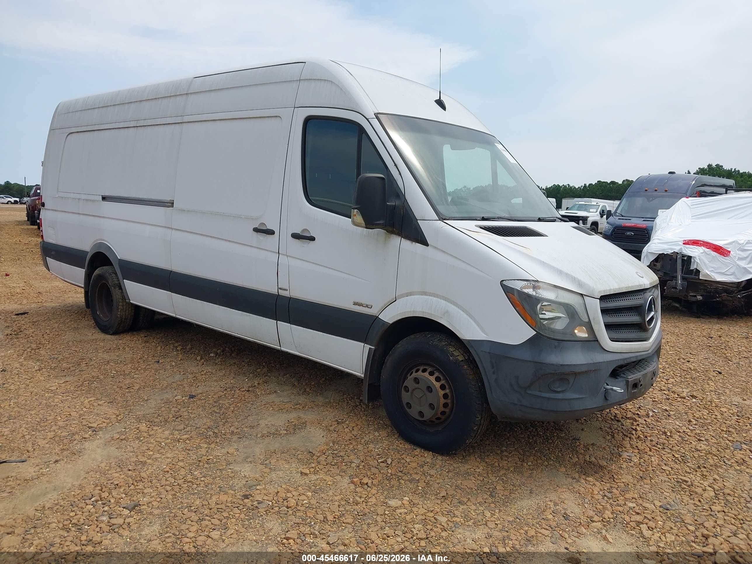 2015 Mercedes-Benz Sprinter Cargo, VIN WD3PF1DC7F5964804 — Normal wear