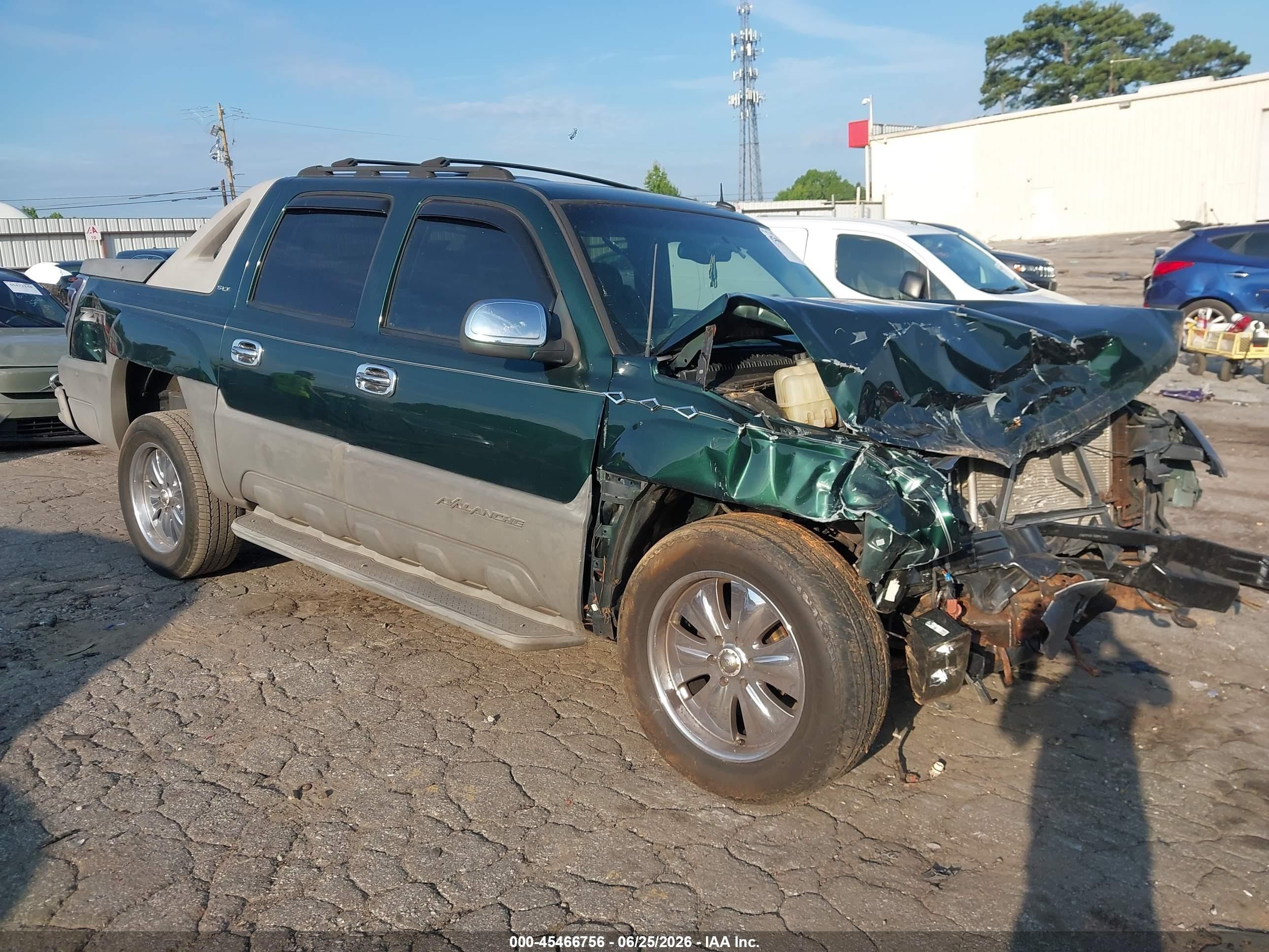 2002 Chevrolet Avalanche, VIN 3GNEK13TX2G356828 — Перед