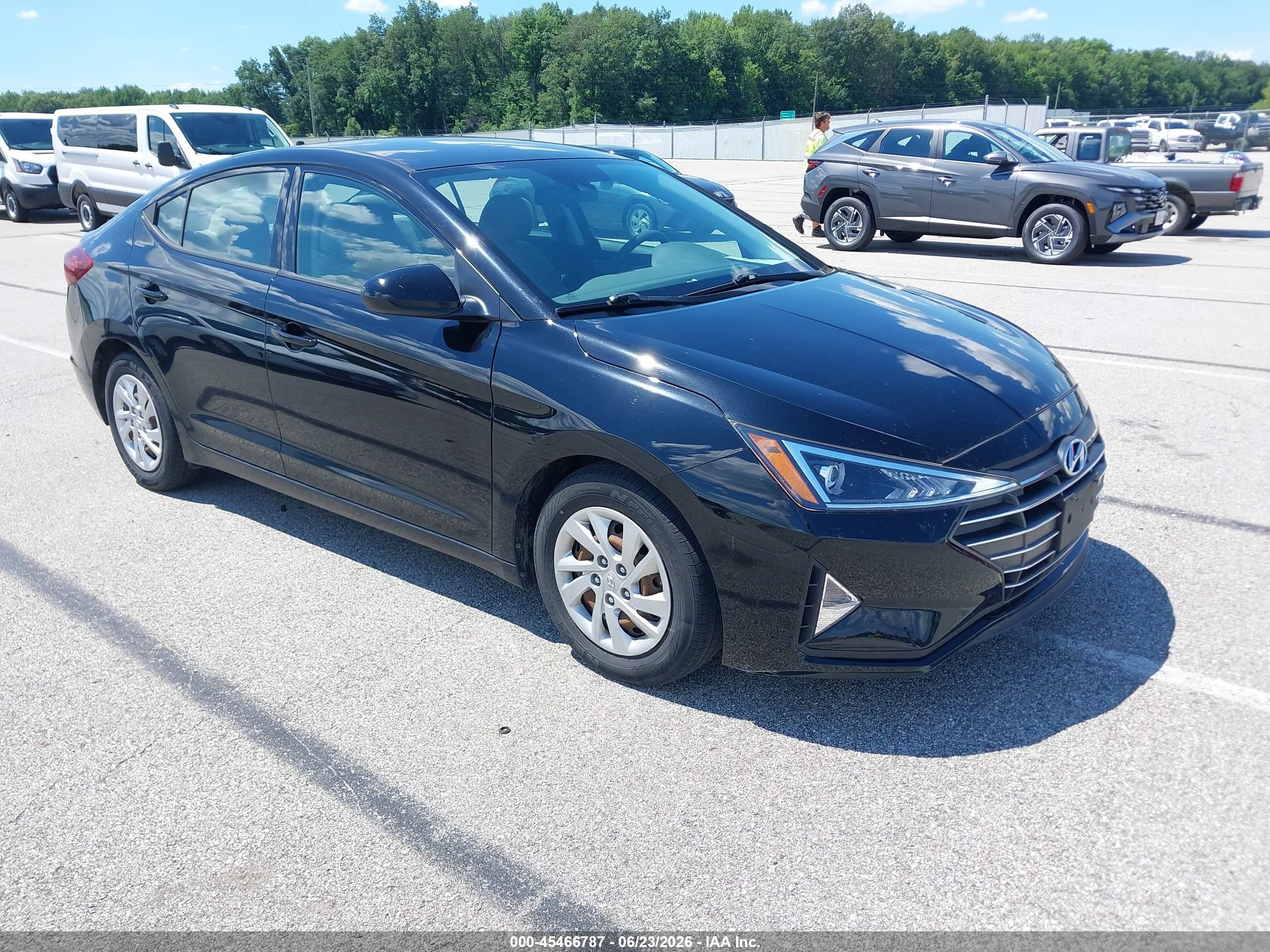 2020 Hyundai Elantra SE, VIN 5NPD74LF1LH608766 — Обычный износ