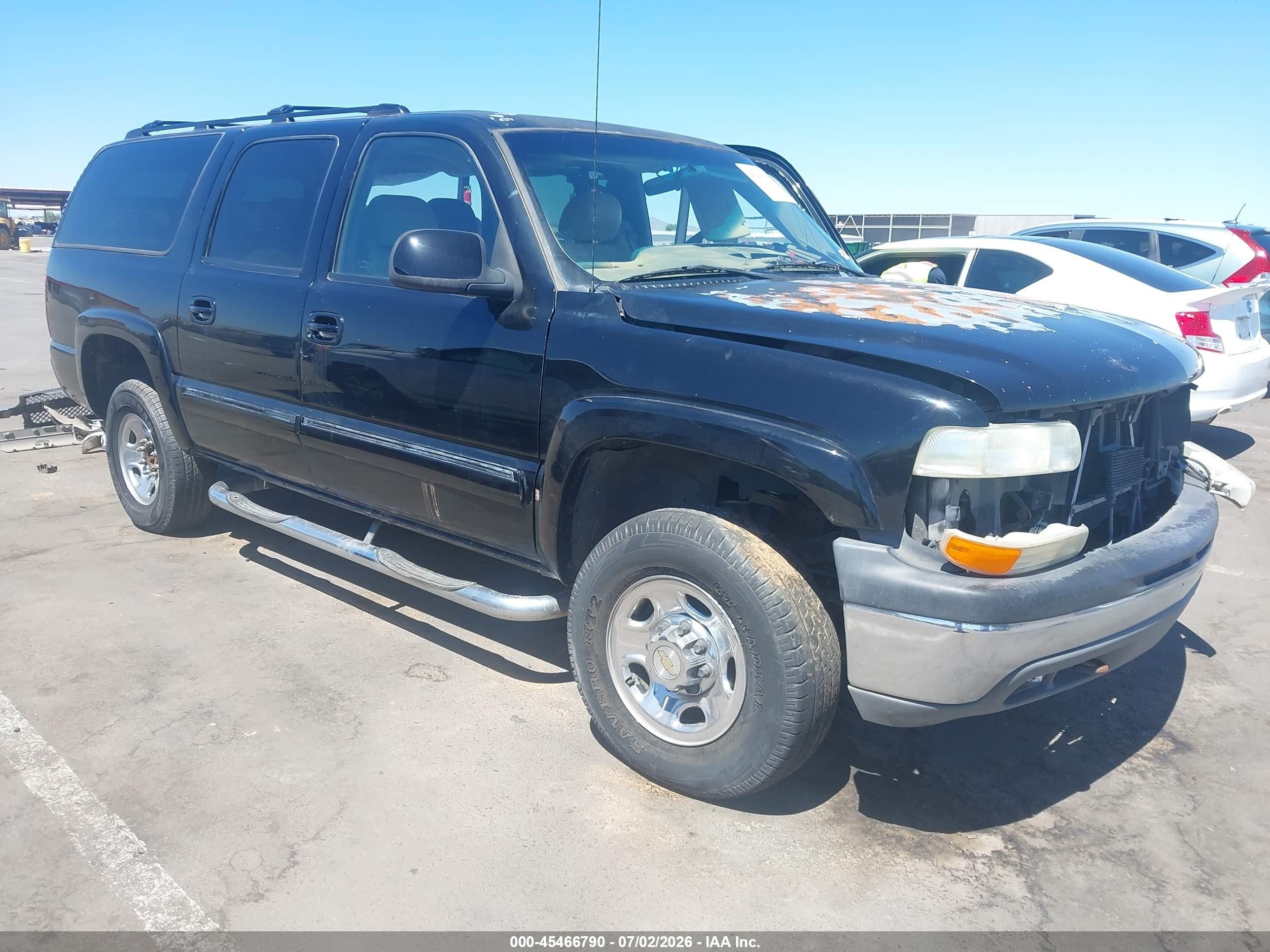 2000 Chevrolet Suburban LT, VIN 3GNGK26UXYG209338 — Front end