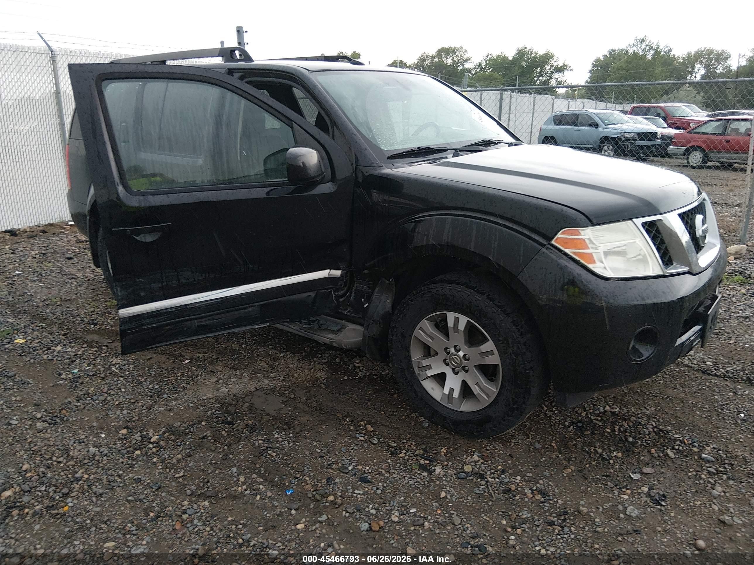 2011 Nissan Pathfinder Silver, VIN 5N1AR1NB0BC632469 — Side