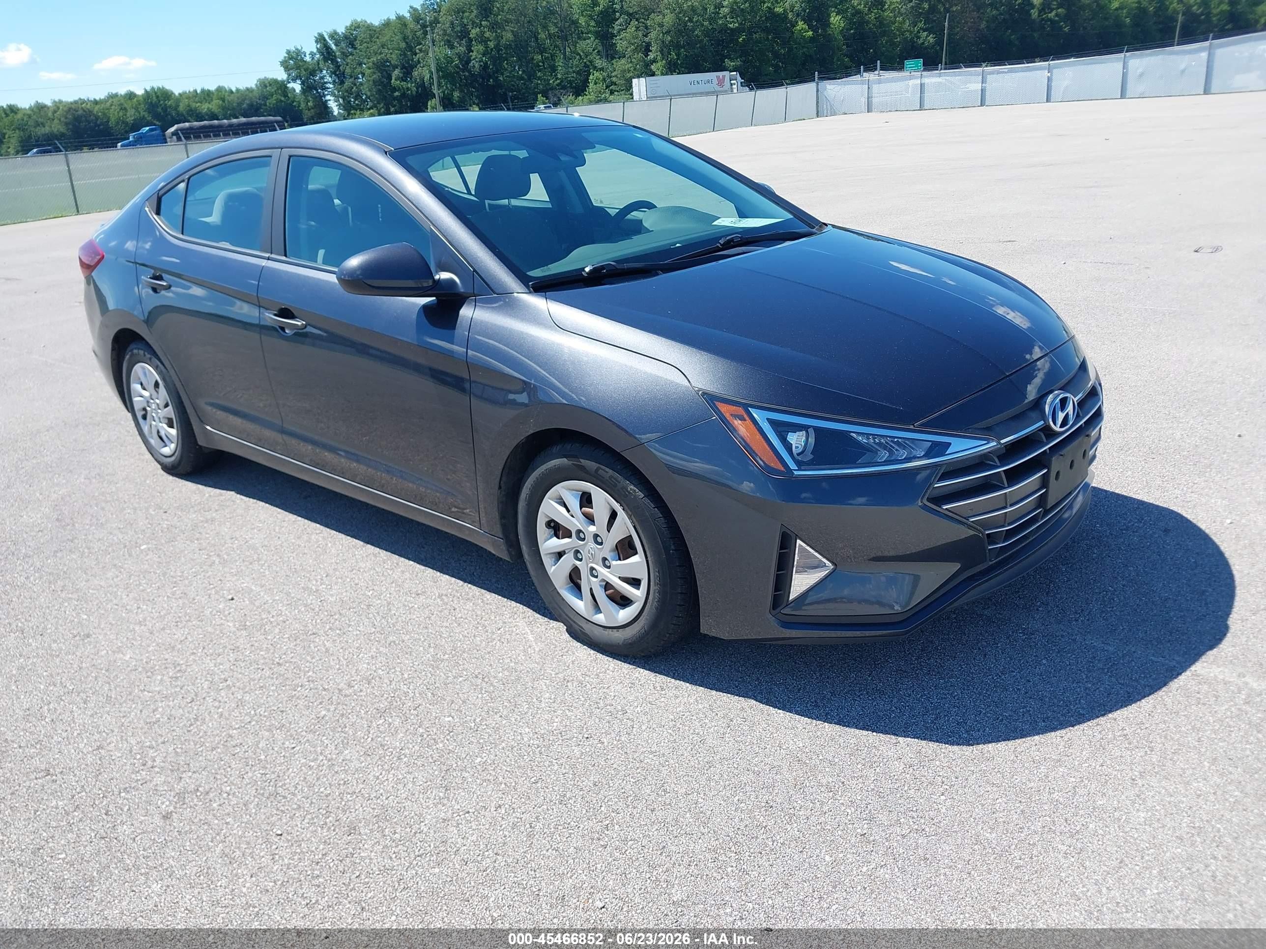 2020 Hyundai Elantra SE, VIN 5NPD74LF1LH602935 — Обычный износ