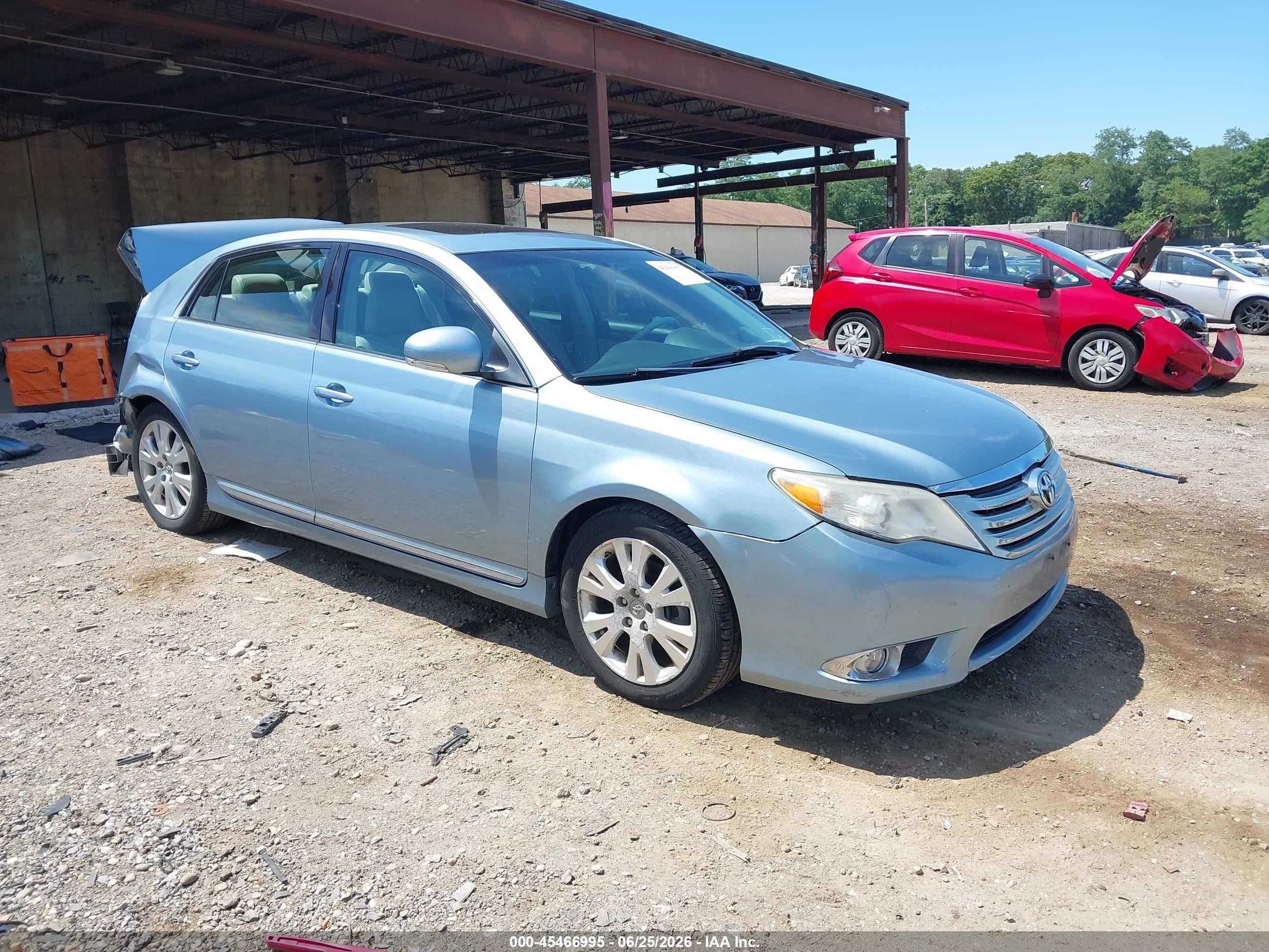 2011 Toyota Avalon, VIN 4T1BK3DB8BU408723 — Rear end