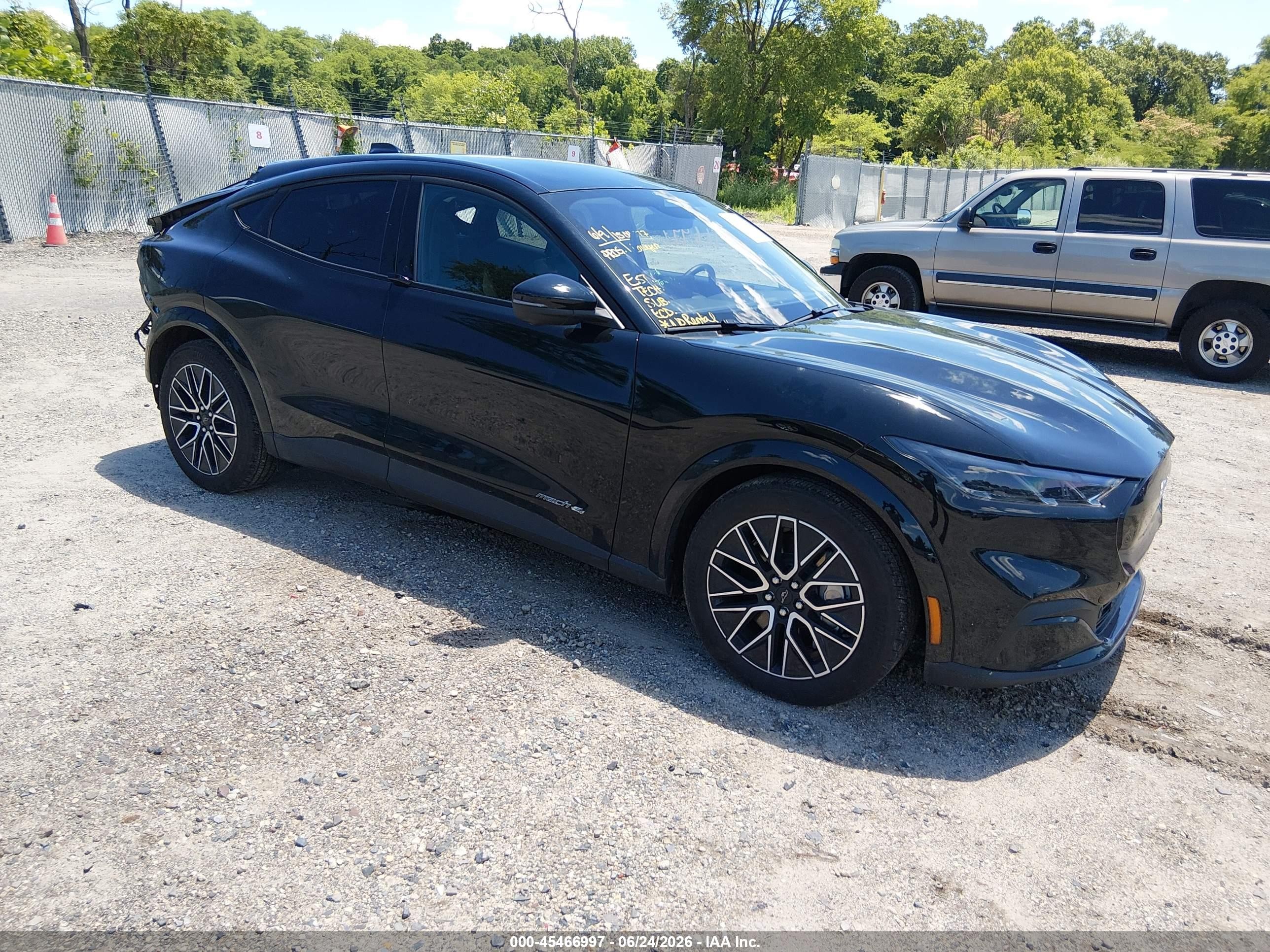 2025 Ford Mustang Mach-E Premium, VIN 3FMTK3SU2SMA17807 — Rear end