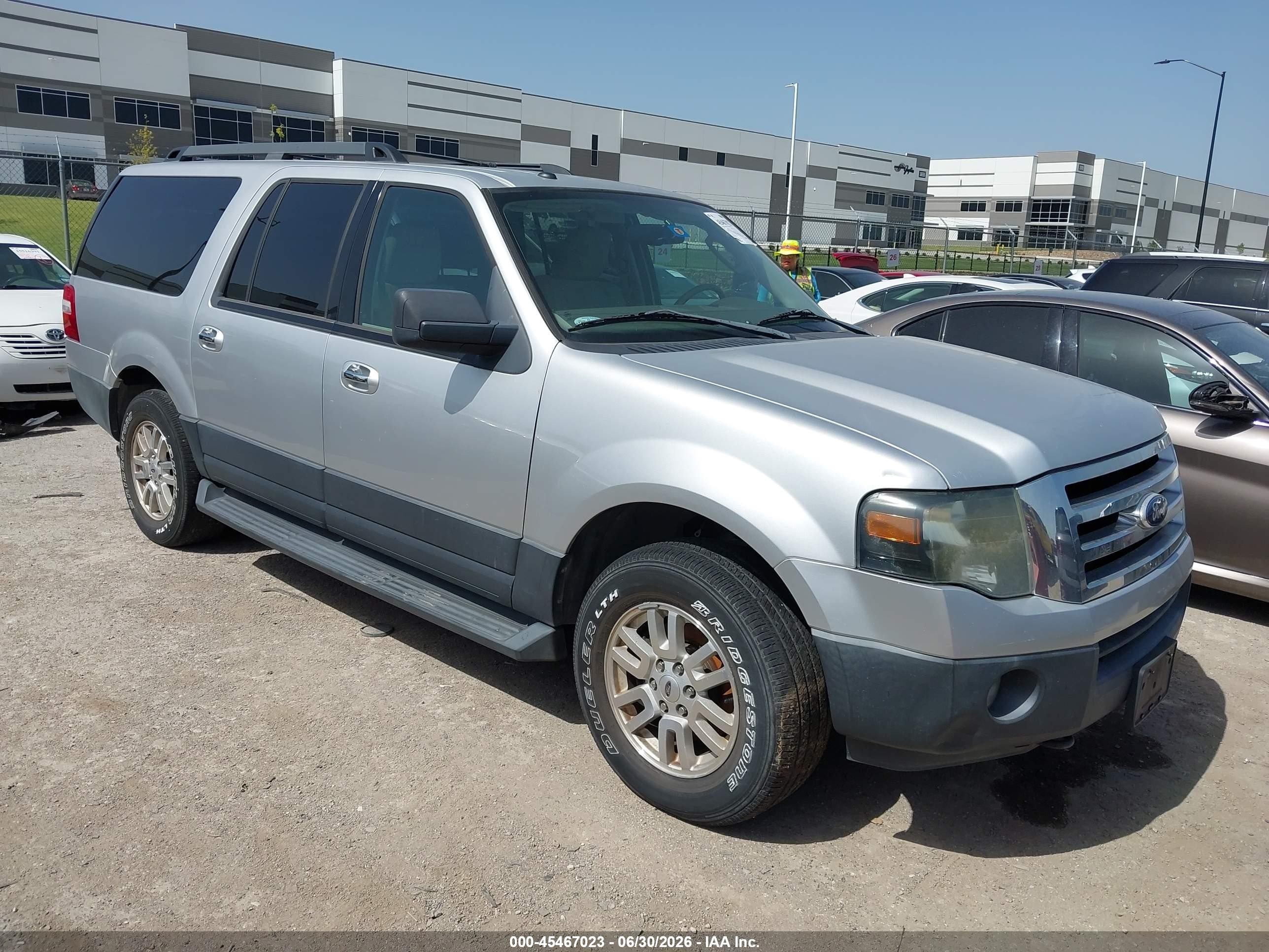 2011 Ford Expedition Max XL, VIN 1FMJK1G5XBEF47610 — Normal wear