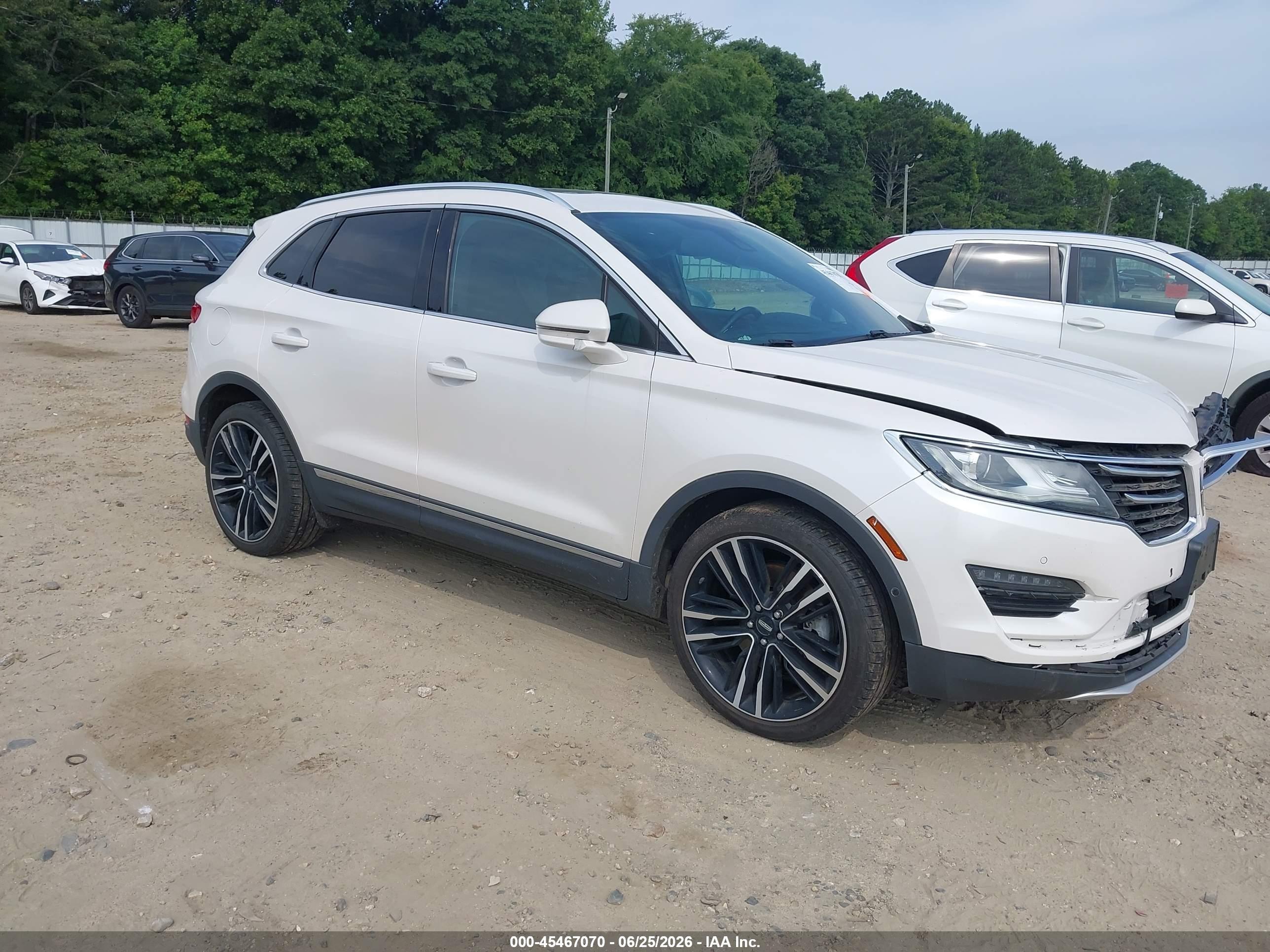 2018 Lincoln MKC Reserve, VIN 5LMTJ3DH7JUL01136 — Front end