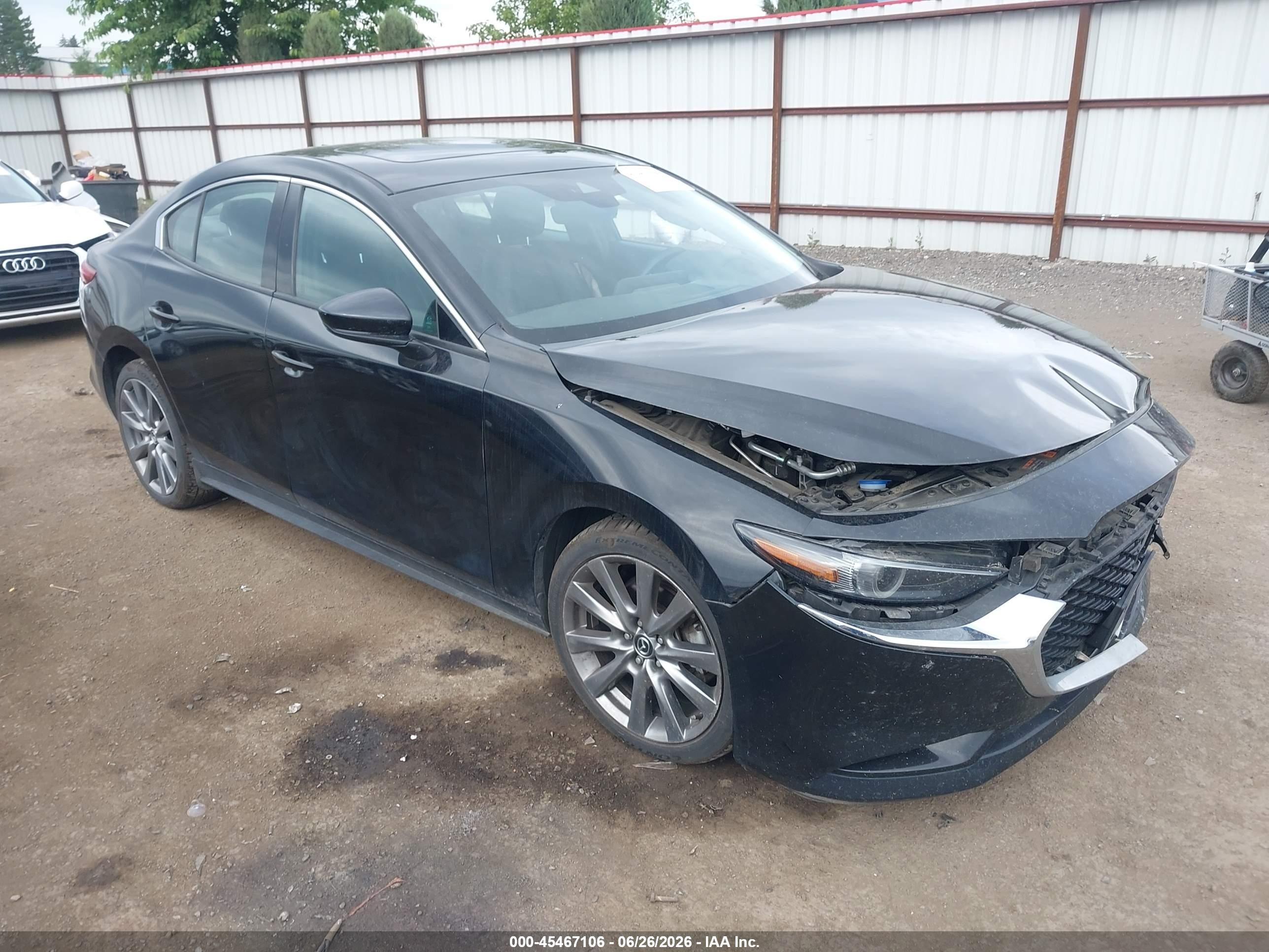 2022 Mazda 3 Premium, VIN 3MZBPBDL7NM300298 — Front end