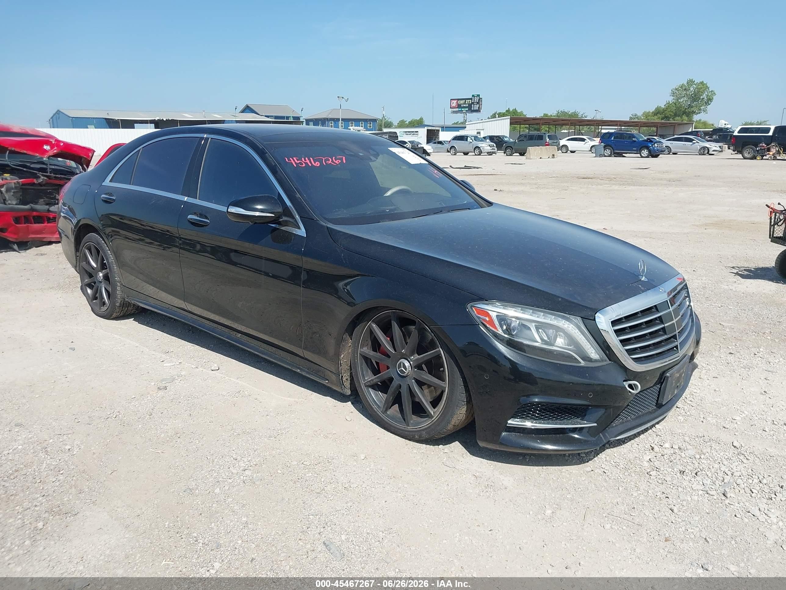 2015 Mercedes-Benz S 550, VIN WDDUG8CB0FA130023 — Rear end