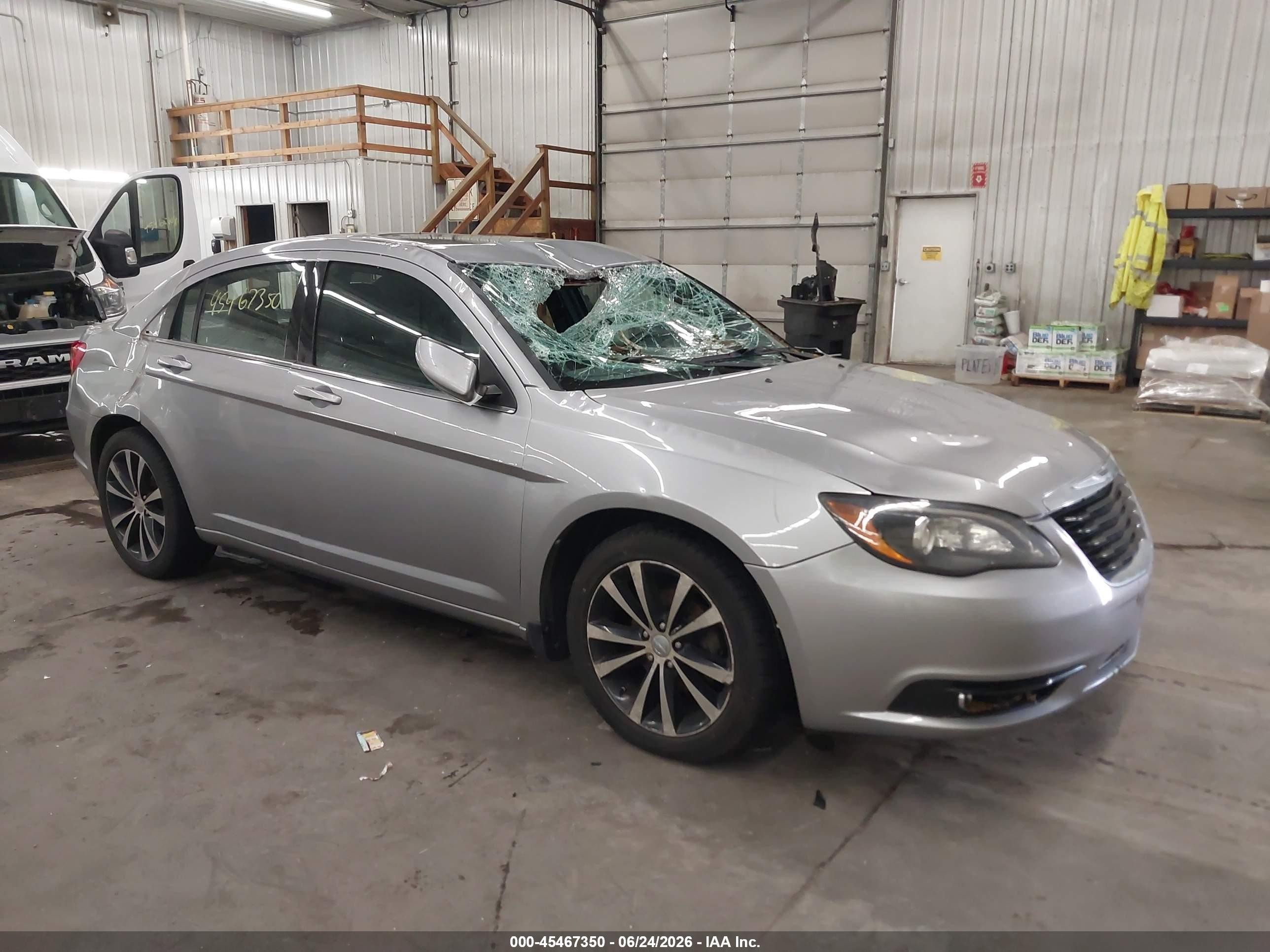 2013 Chrysler 200 Limited, VIN 1C3CCBCG8DN687153 — Storm