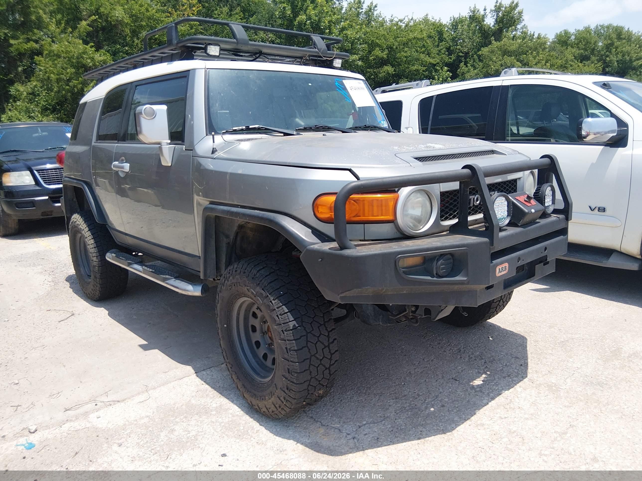 2009 Toyota FJ Cruiser, VIN JTEBU11F69K057371 — Normal wear