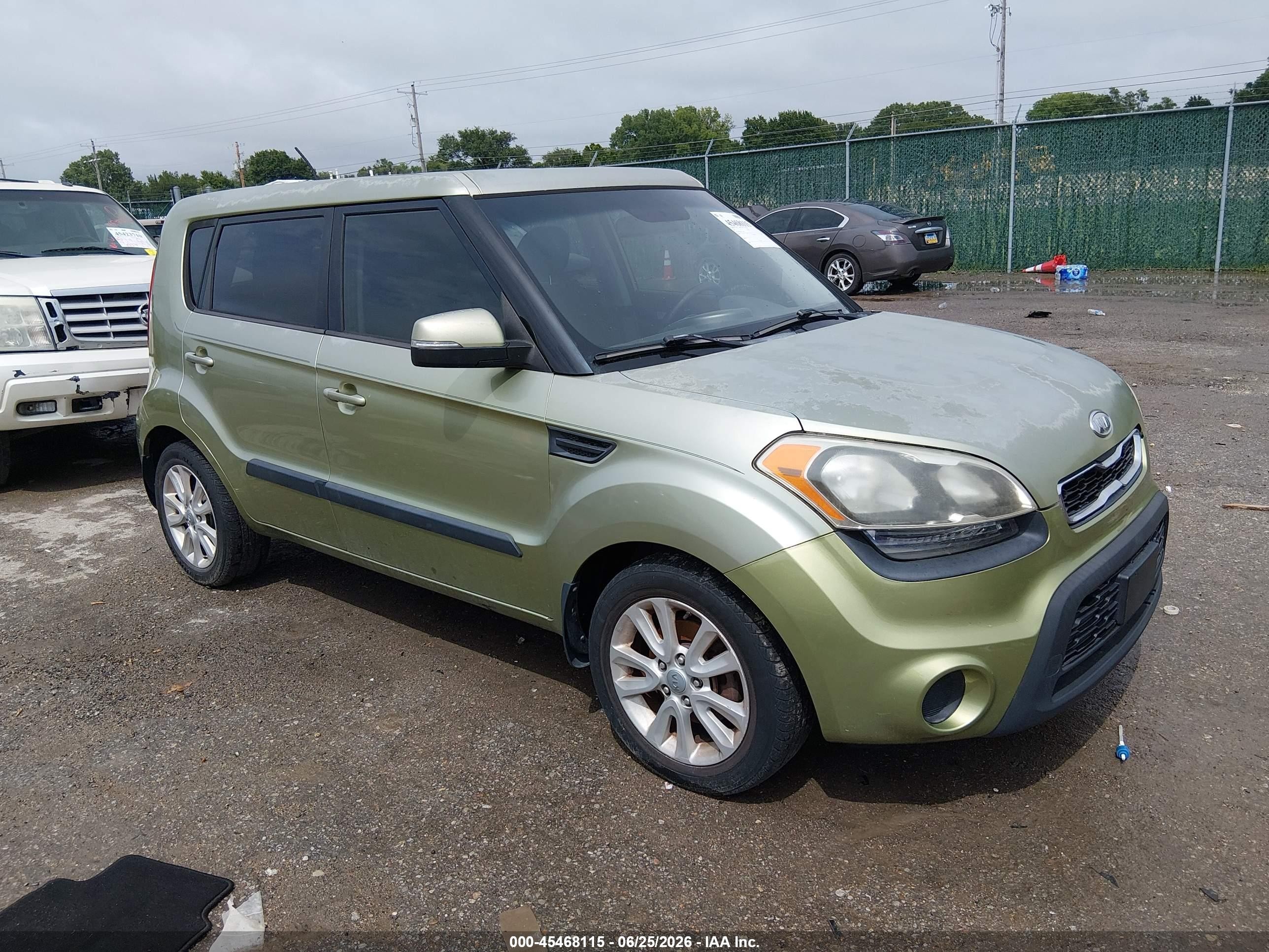 2012 Kia Soul +, VIN KNDJT2A60C7468610 — Normal wear