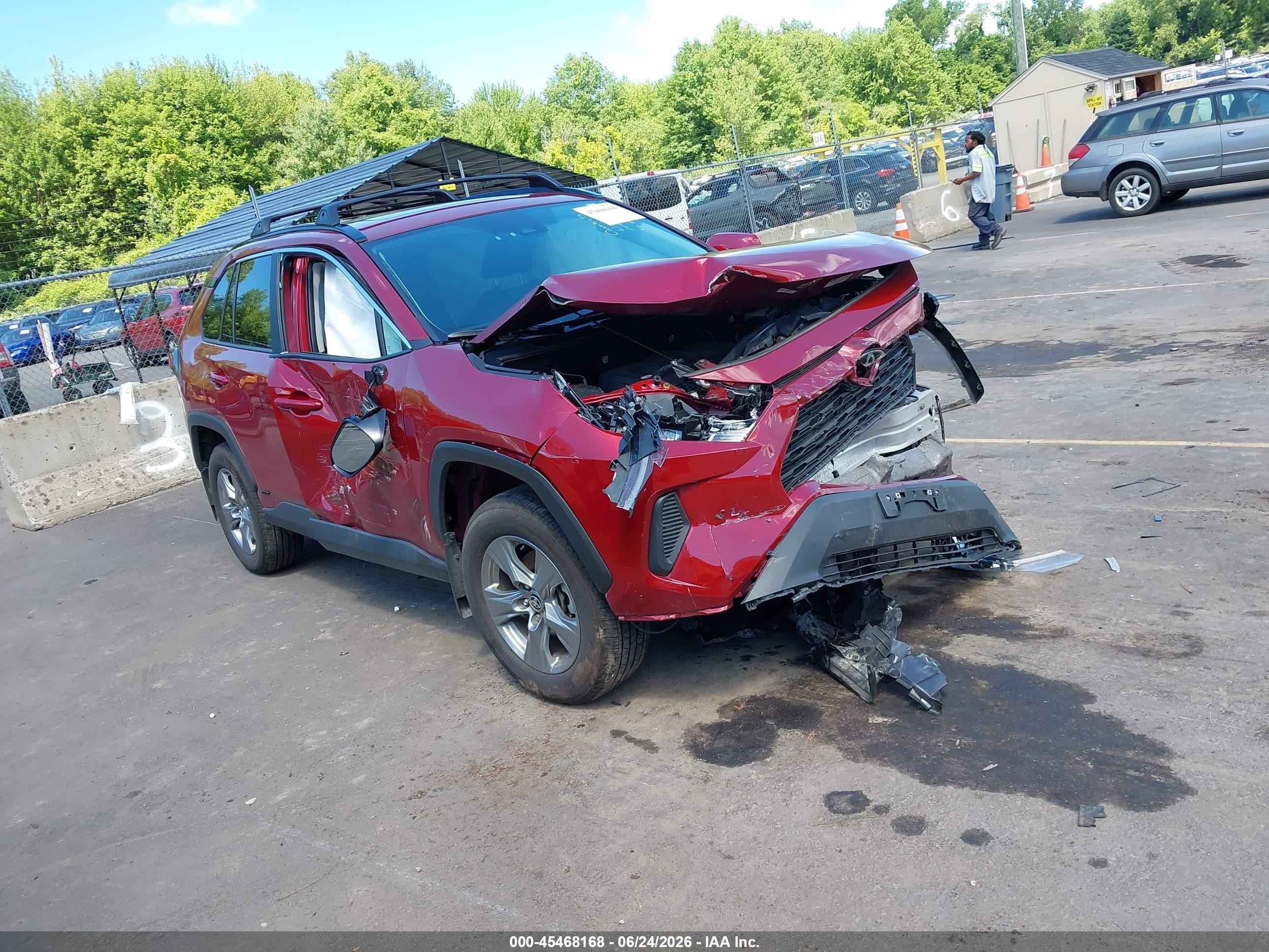 2025 Toyota RAV4 Hybrid XLE, VIN 4T3RWRFV3SU200060 — Front end