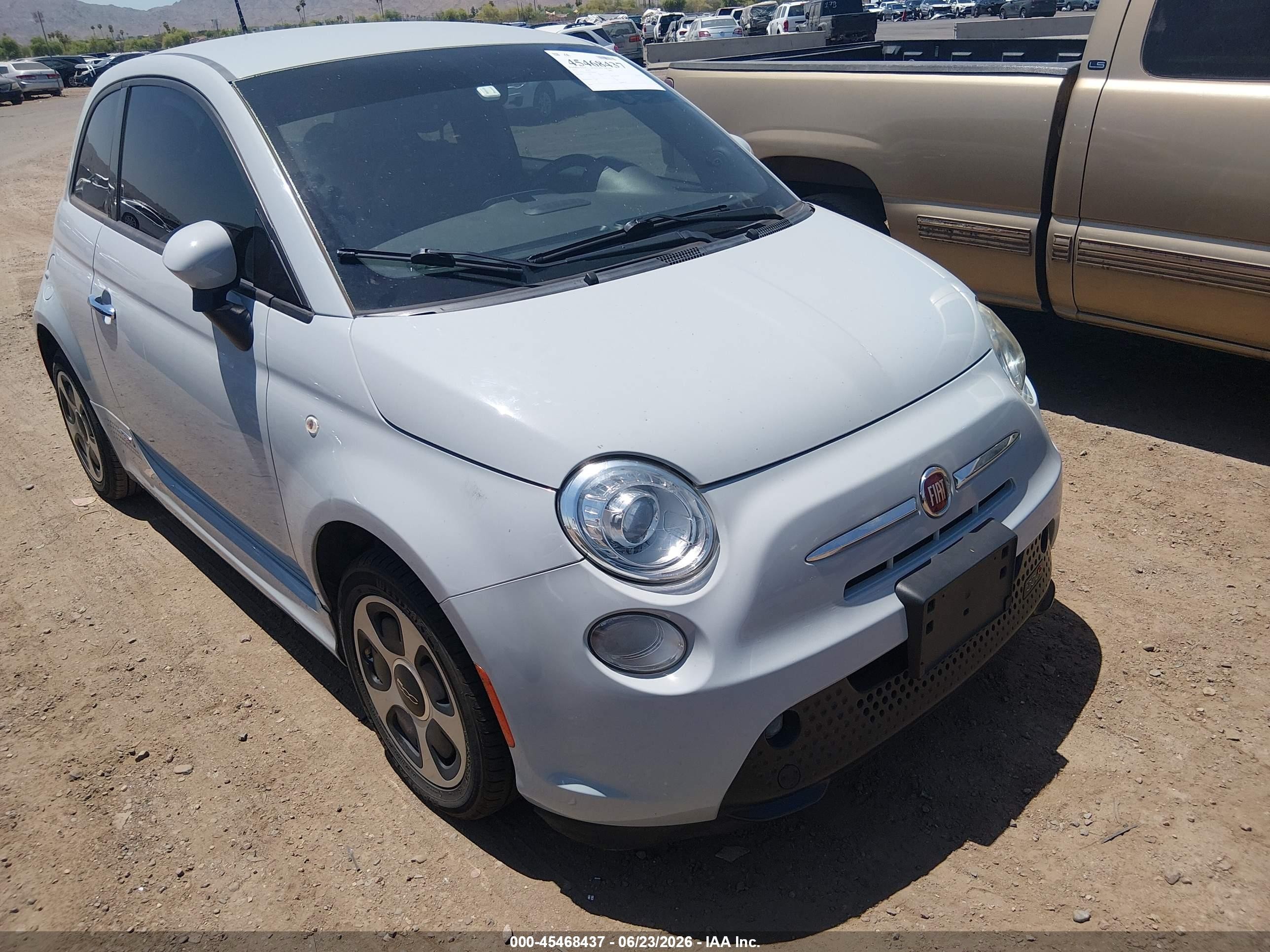 2017 FIAT 500e, VIN 3C3CFFGE2HT620996 — Normal wear
