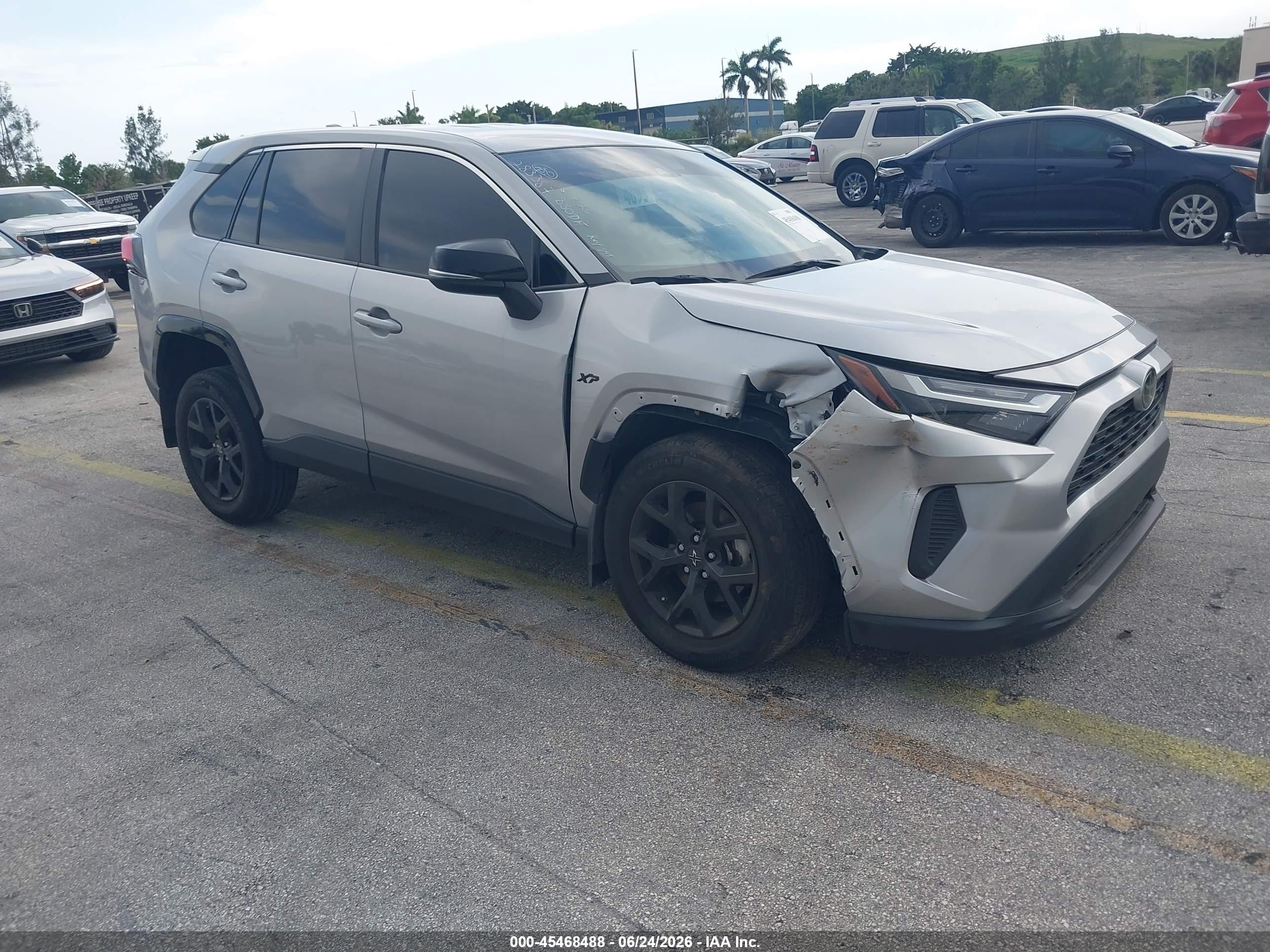 2024 Toyota RAV4 LE, VIN 2T3K1RFV5RC283387 — Front end