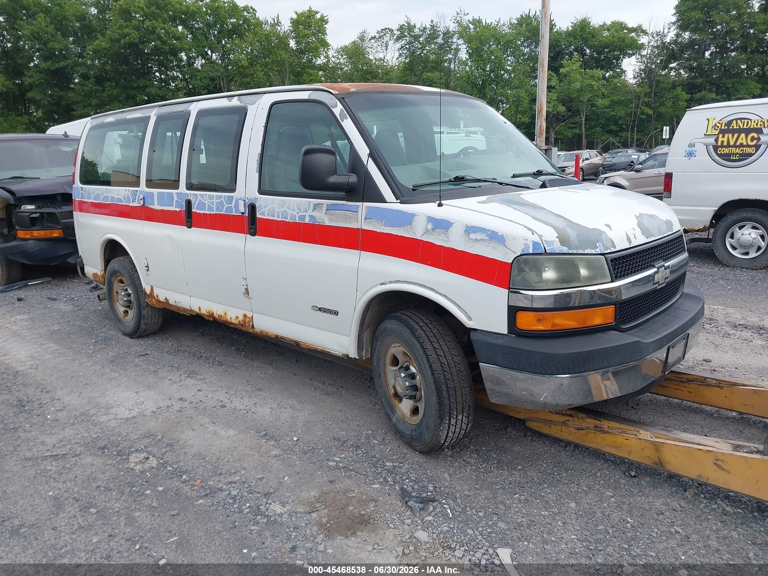 2005 Chevrolet Express Passenger, VIN 1GAHG35U851161847 — Normal wear