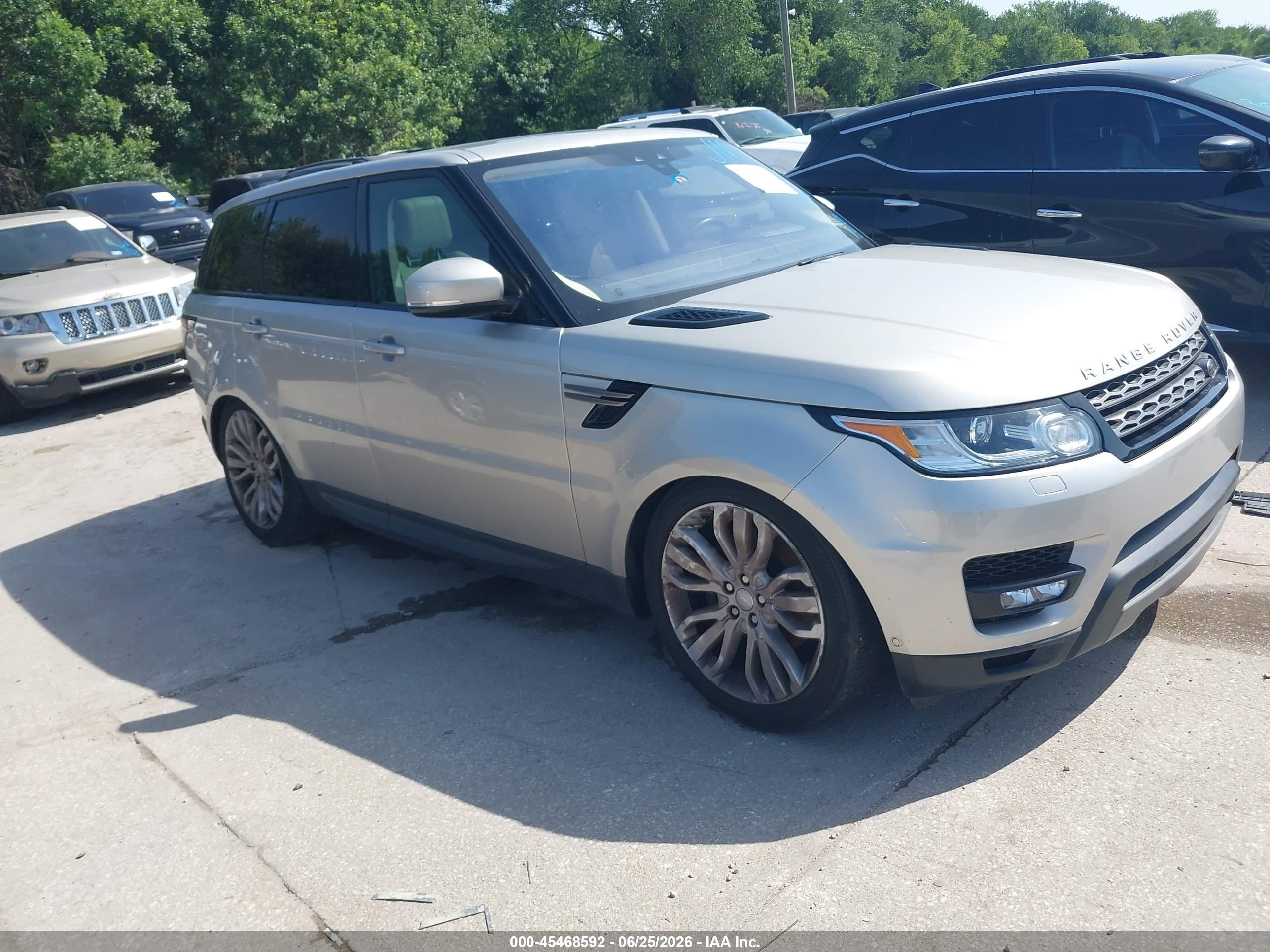 2017 Land Rover Range Rover Sport SE, VIN SALWG2FV3HA679345 — Normal wear