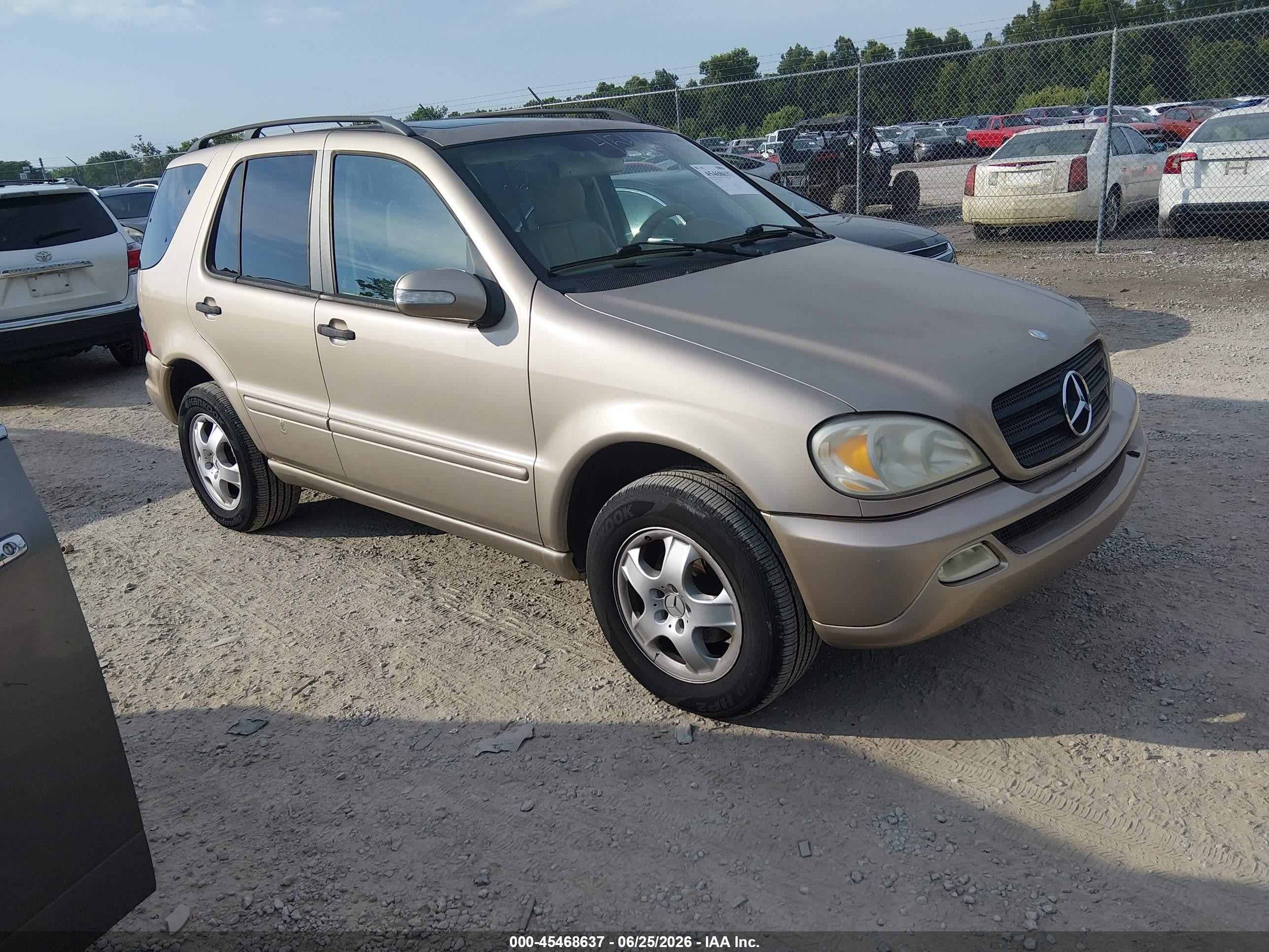 2004 Mercedes-Benz M 350, VIN 4JGAB57E24A468546 — Normal wear