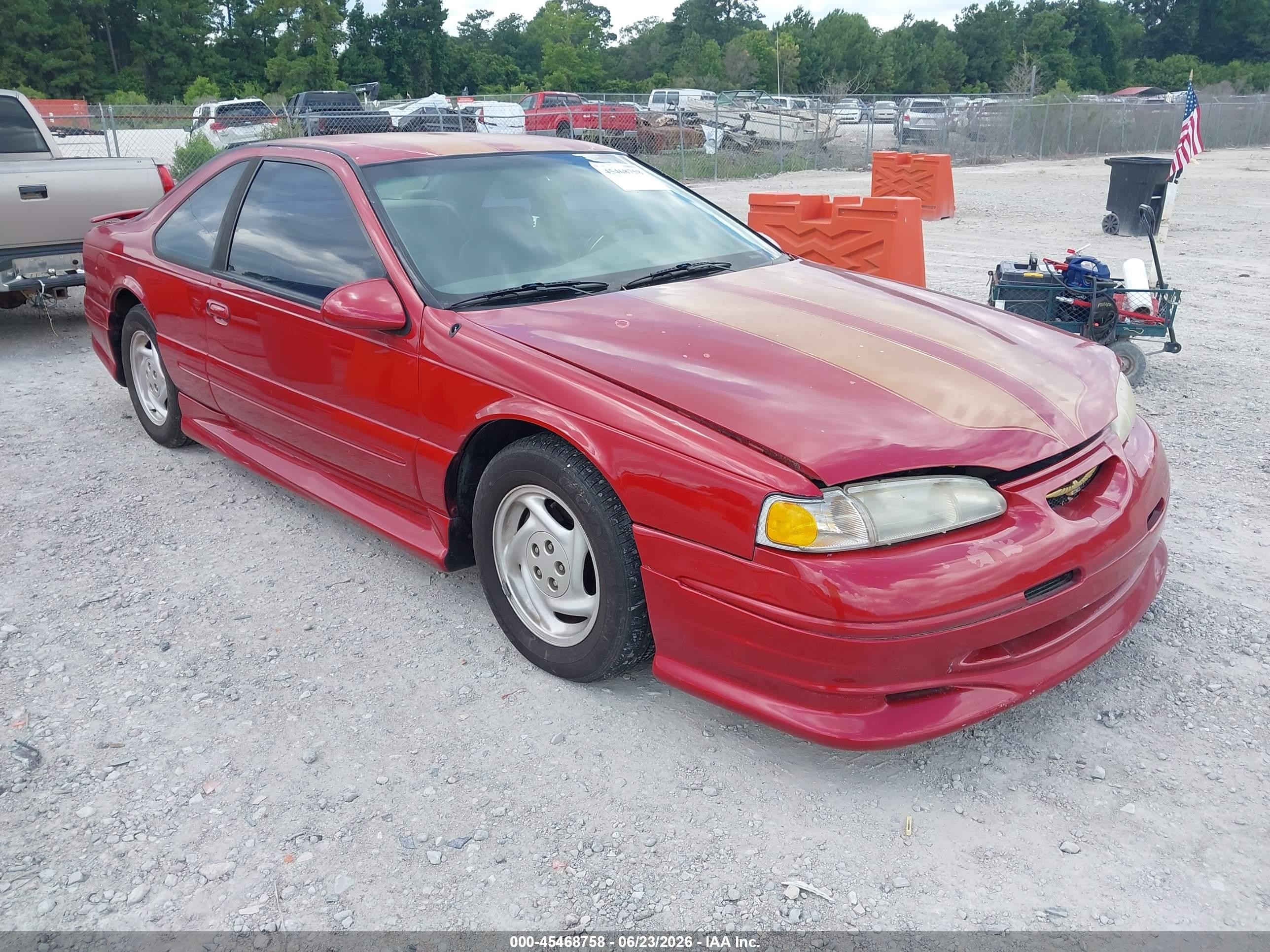 1997 Ford Thunderbird LX, VIN 1FALP62W6VH129842 — Normal wear