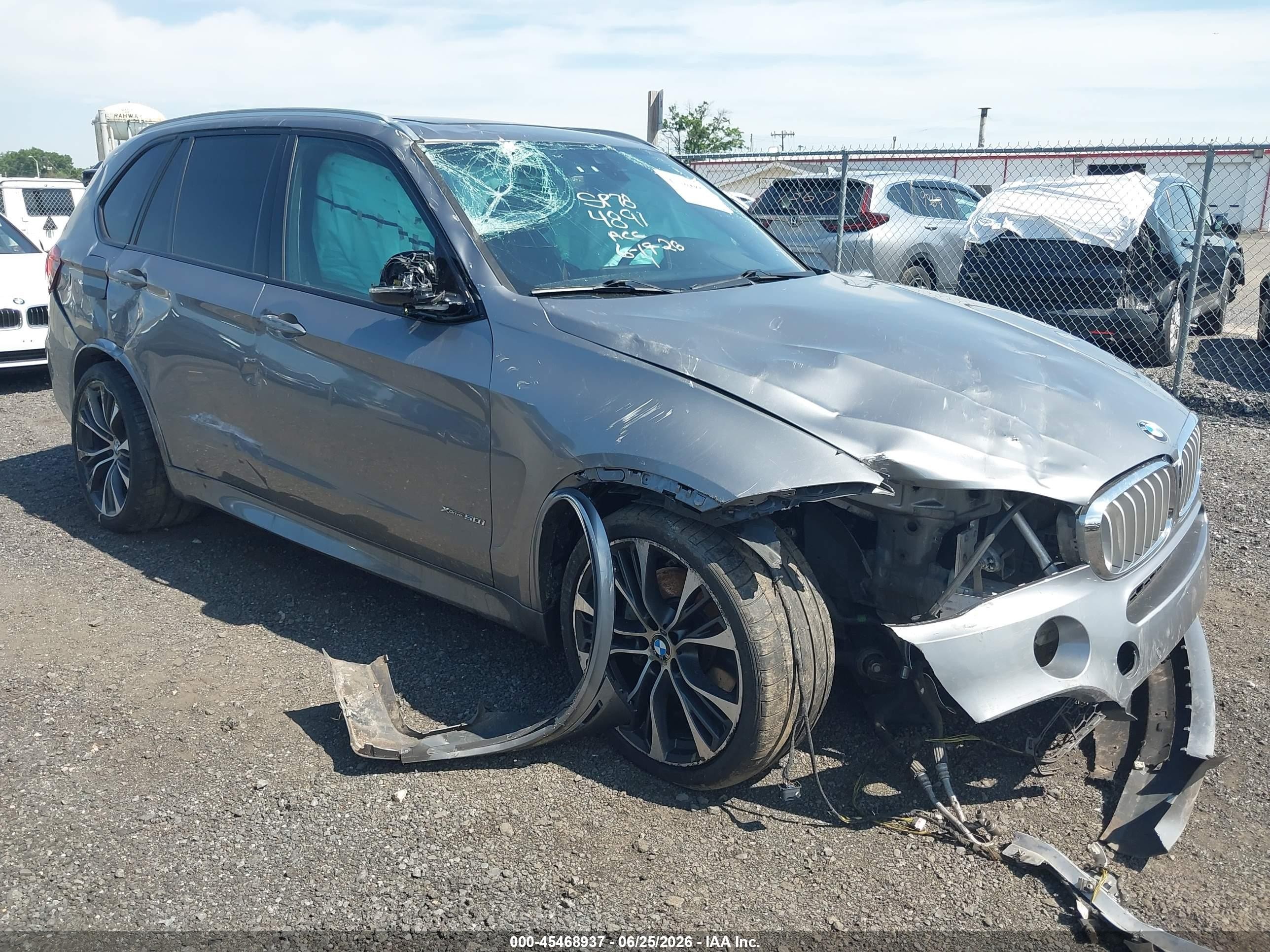 2018 BMW X5 xDrive50i, VIN 5UXKR6C58J0U15107 — Front end