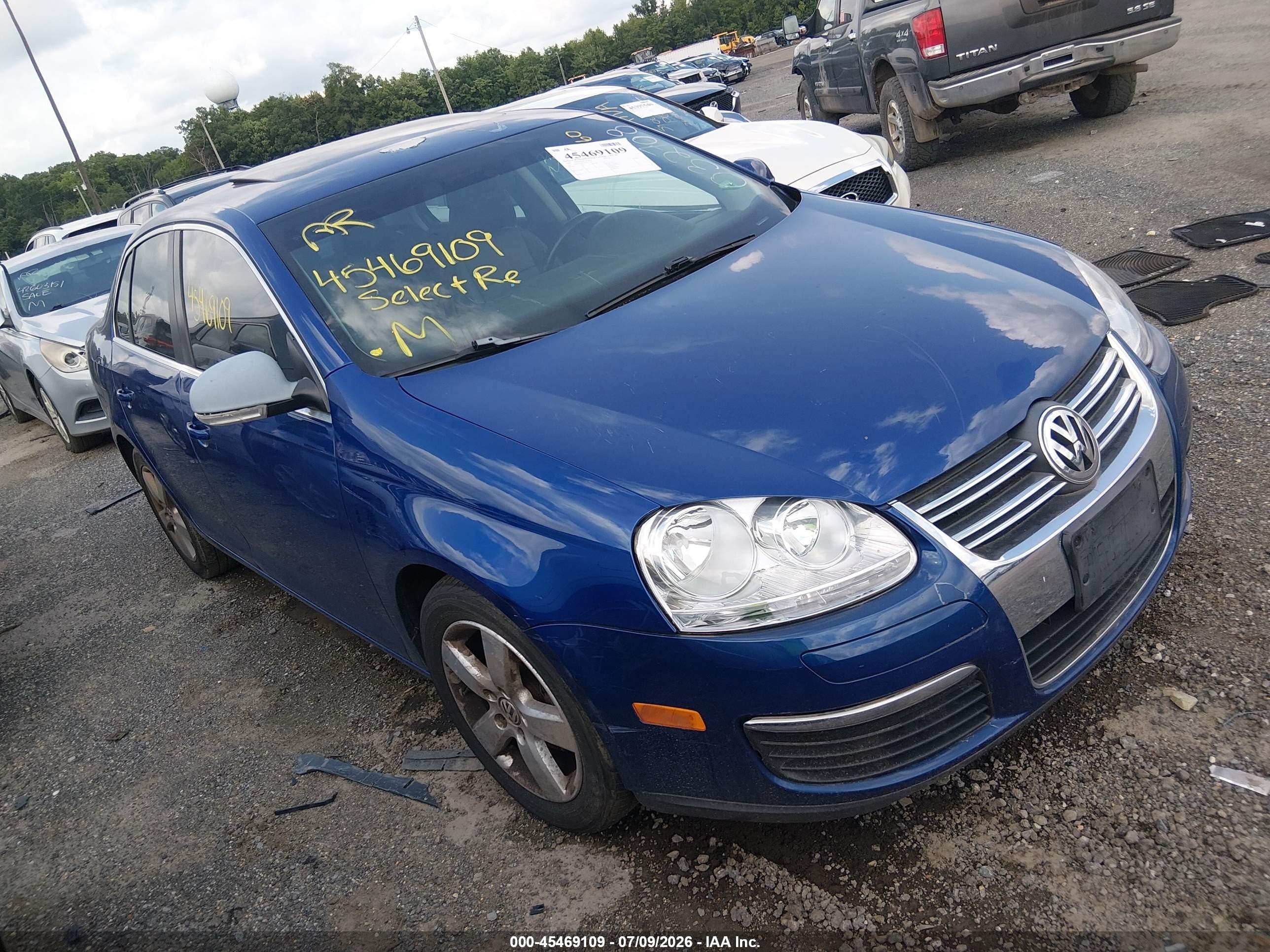 2009 Volkswagen Jetta SE, VIN 3VWRM71KX9M032708 — Side