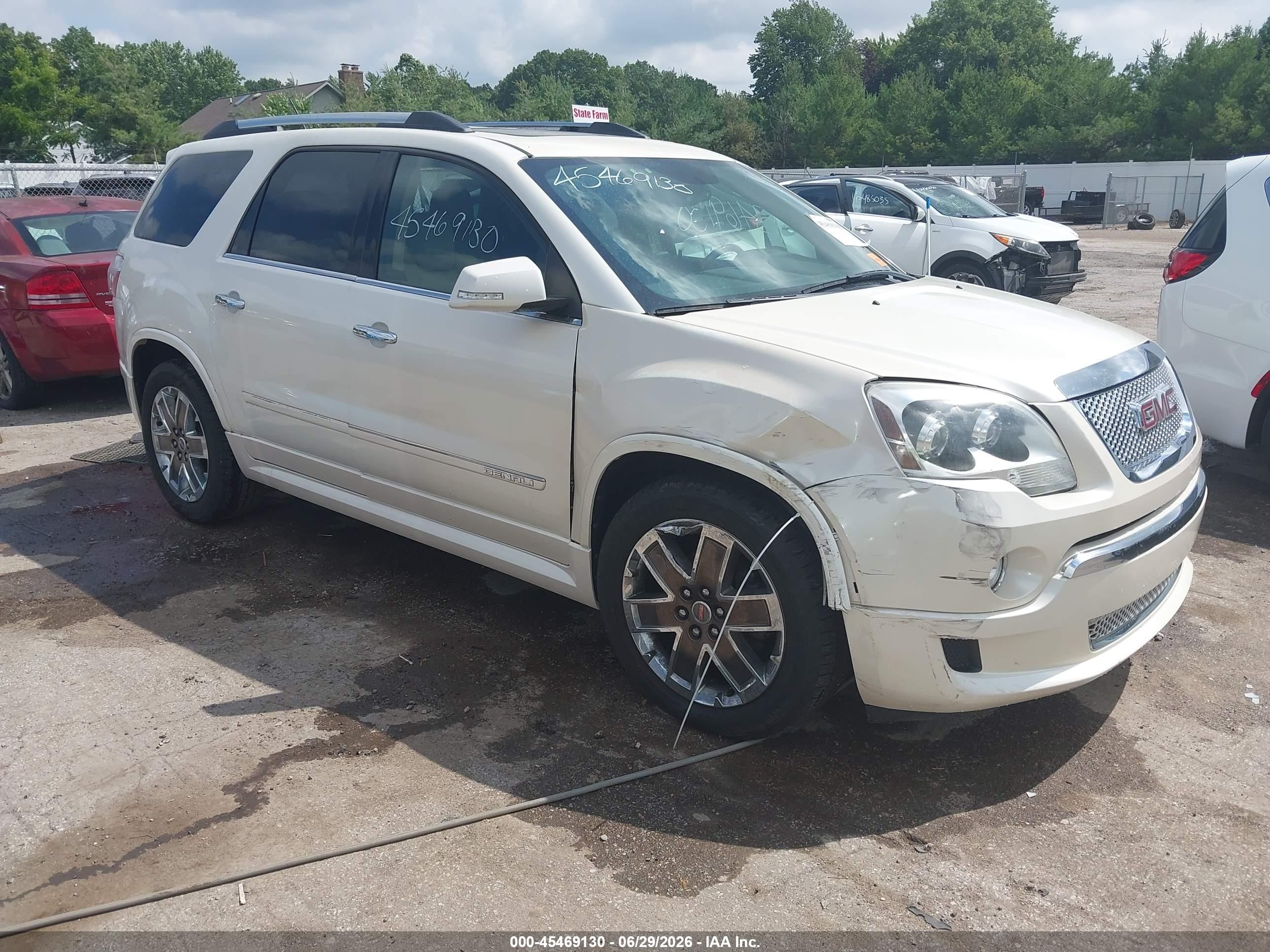 2012 GMC Acadia Denali, VIN 1GKKVTED5CJ276992 — Front end