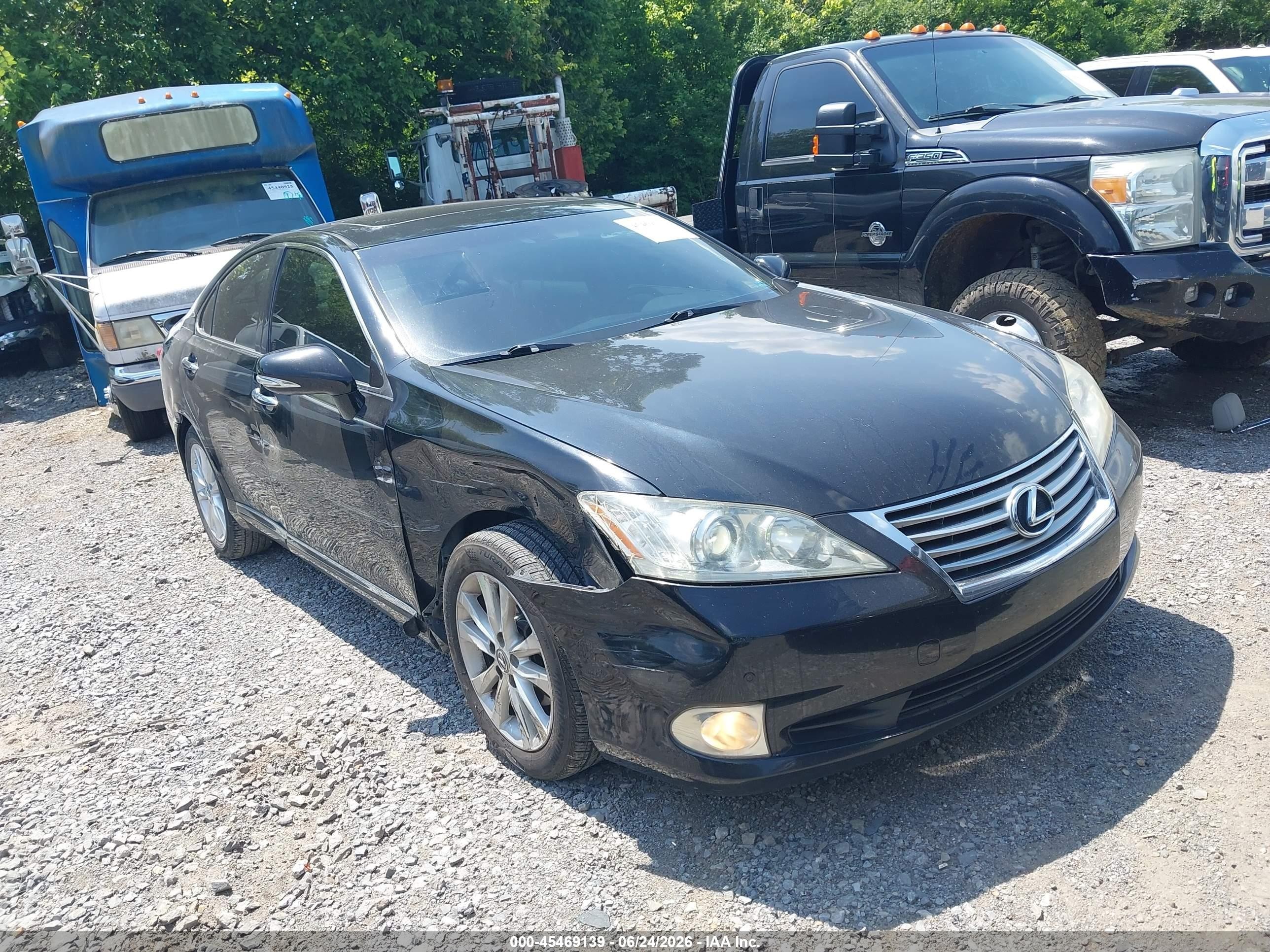 2012 Lexus ES 330, VIN JTHBK1EGXC2487309 — Side