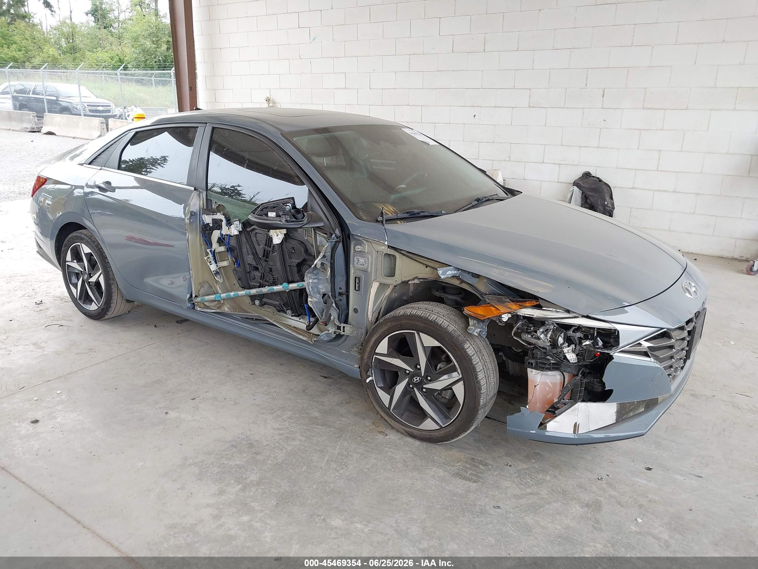 2021 Hyundai Elantra Limited, VIN KMHLP4AG0MU152124 — Side