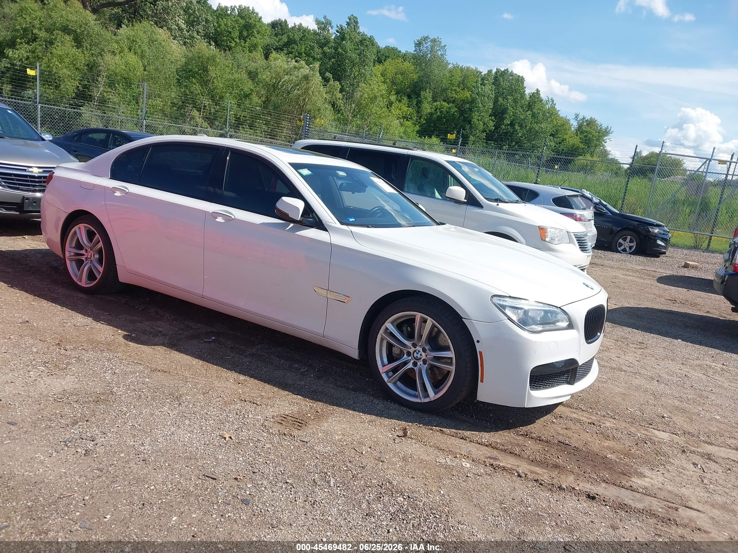 2014 BMW 7 Series ALPINA B7 xDrive, VIN WBAYF8C5XED142019 — Бок
