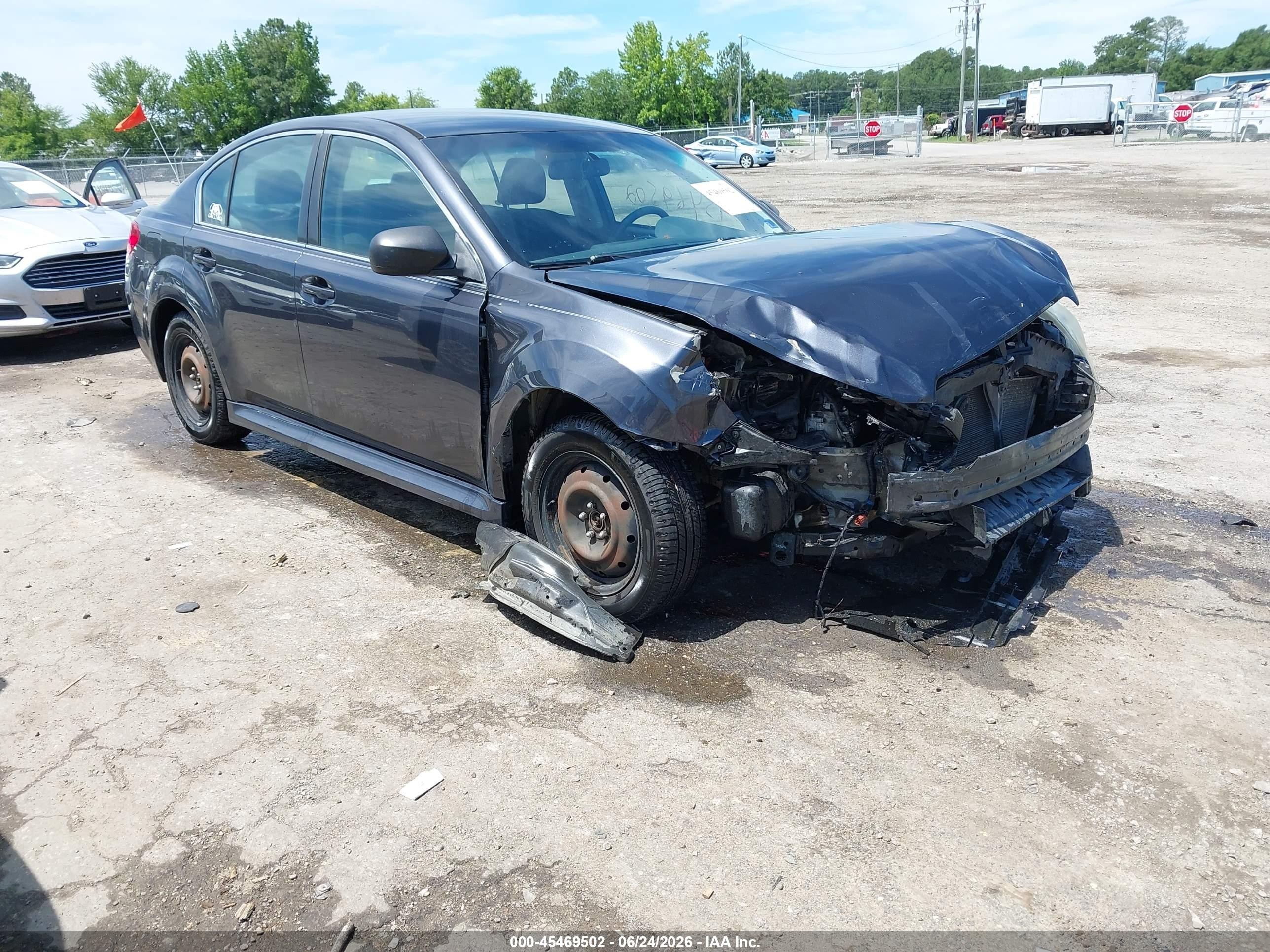 2013 Subaru Legacy 2.5i, VIN 4S3BMCA67D3002706 — Front end