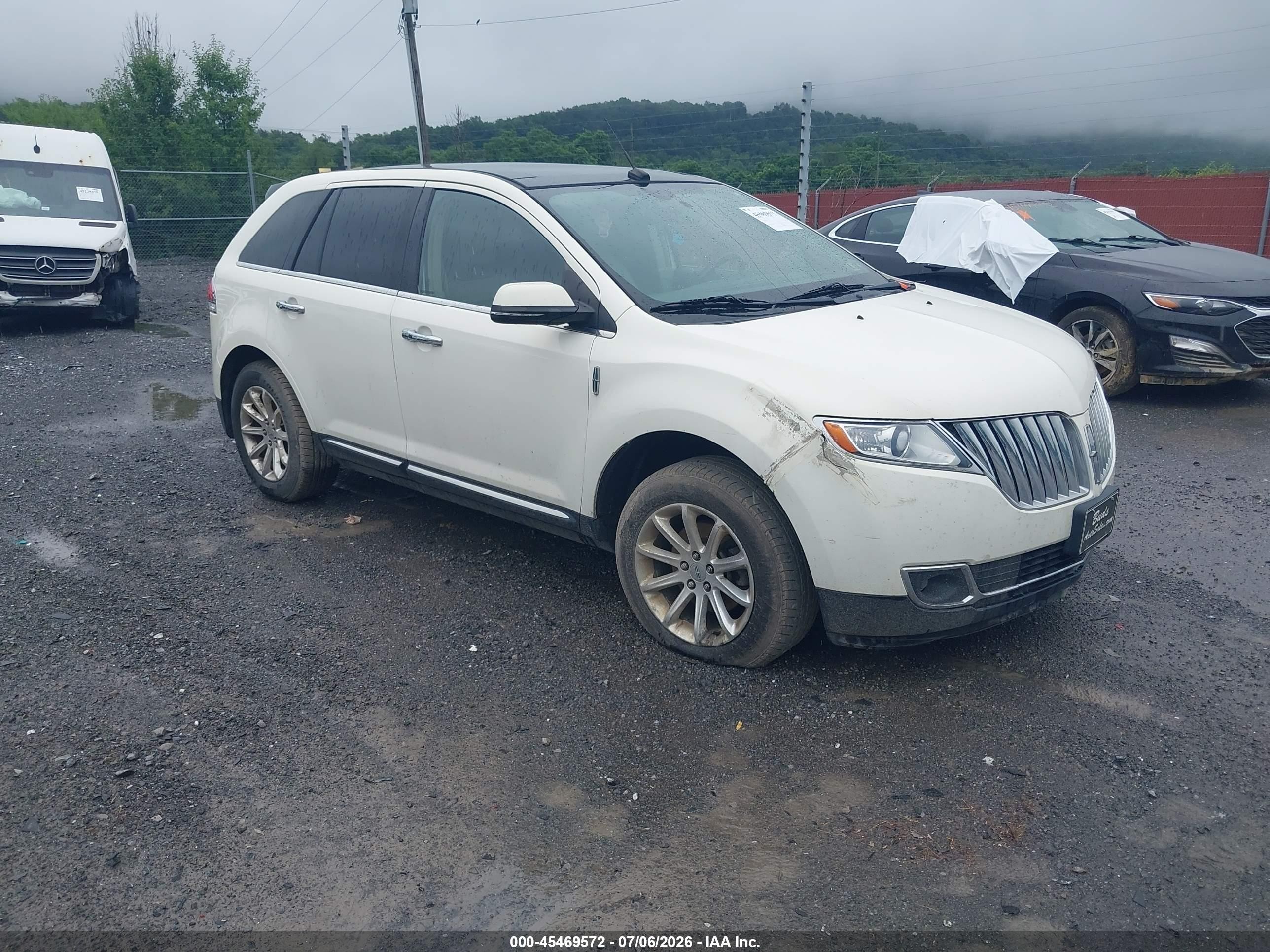 2012 Lincoln MKX, VIN 2LMDJ8JK0CBL08902 — Normal wear