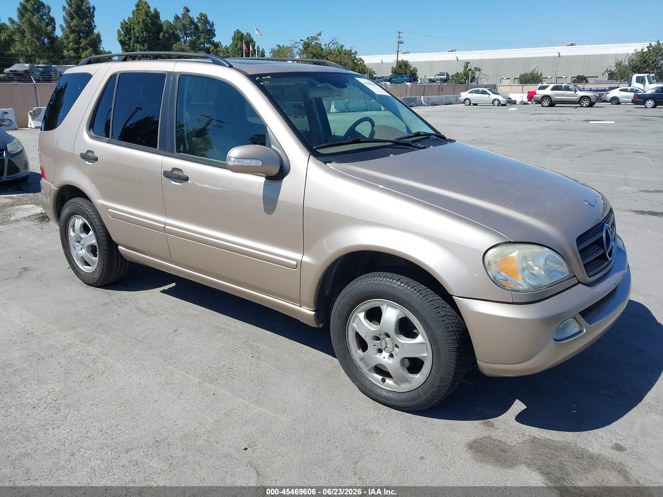 2003 Mercedes-Benz M 320, VIN 4JGAB54E73A391918 — Normal wear