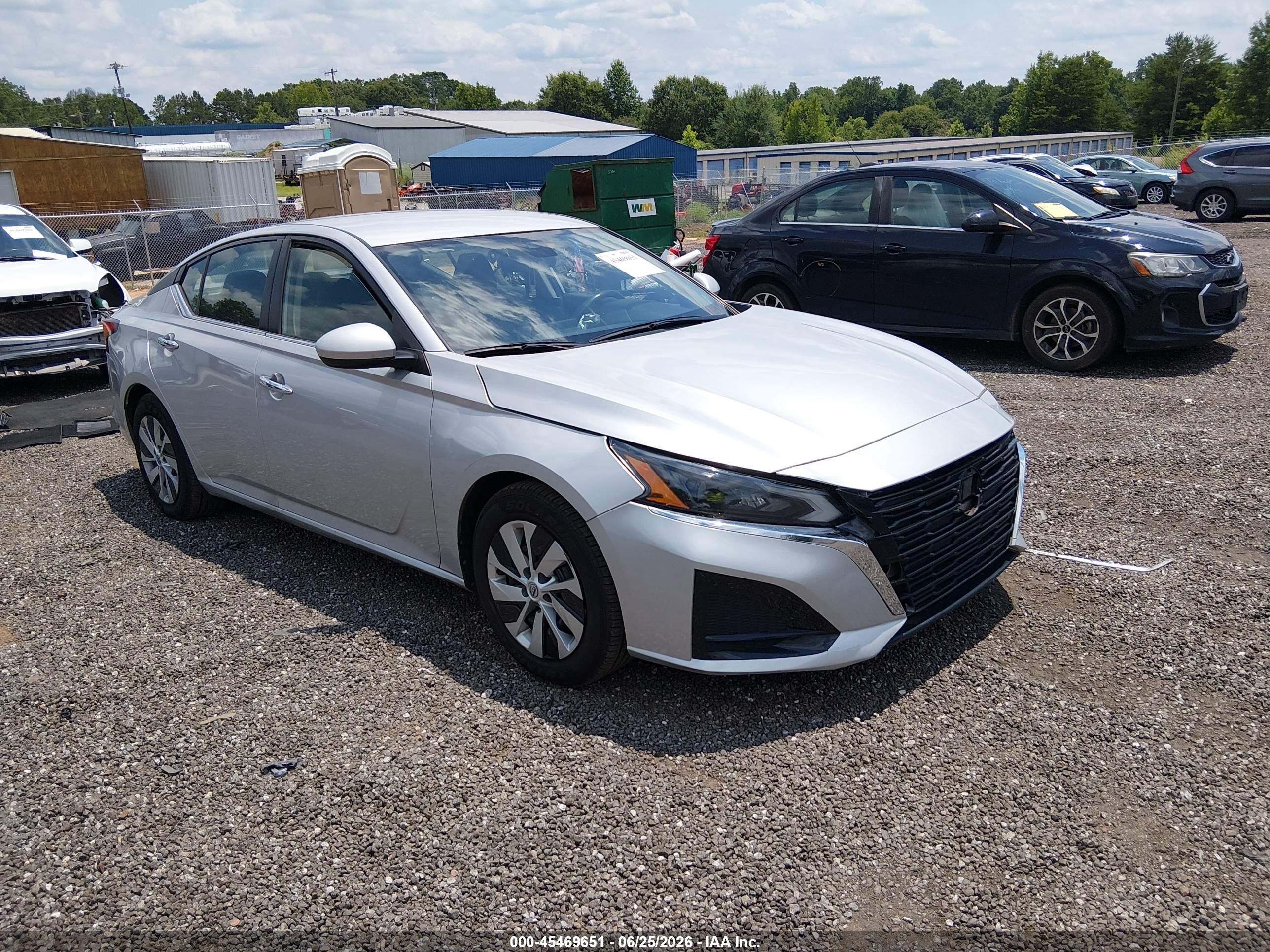 2023 Nissan Altima S, VIN 1N4BL4BV4PN384402 — Front end