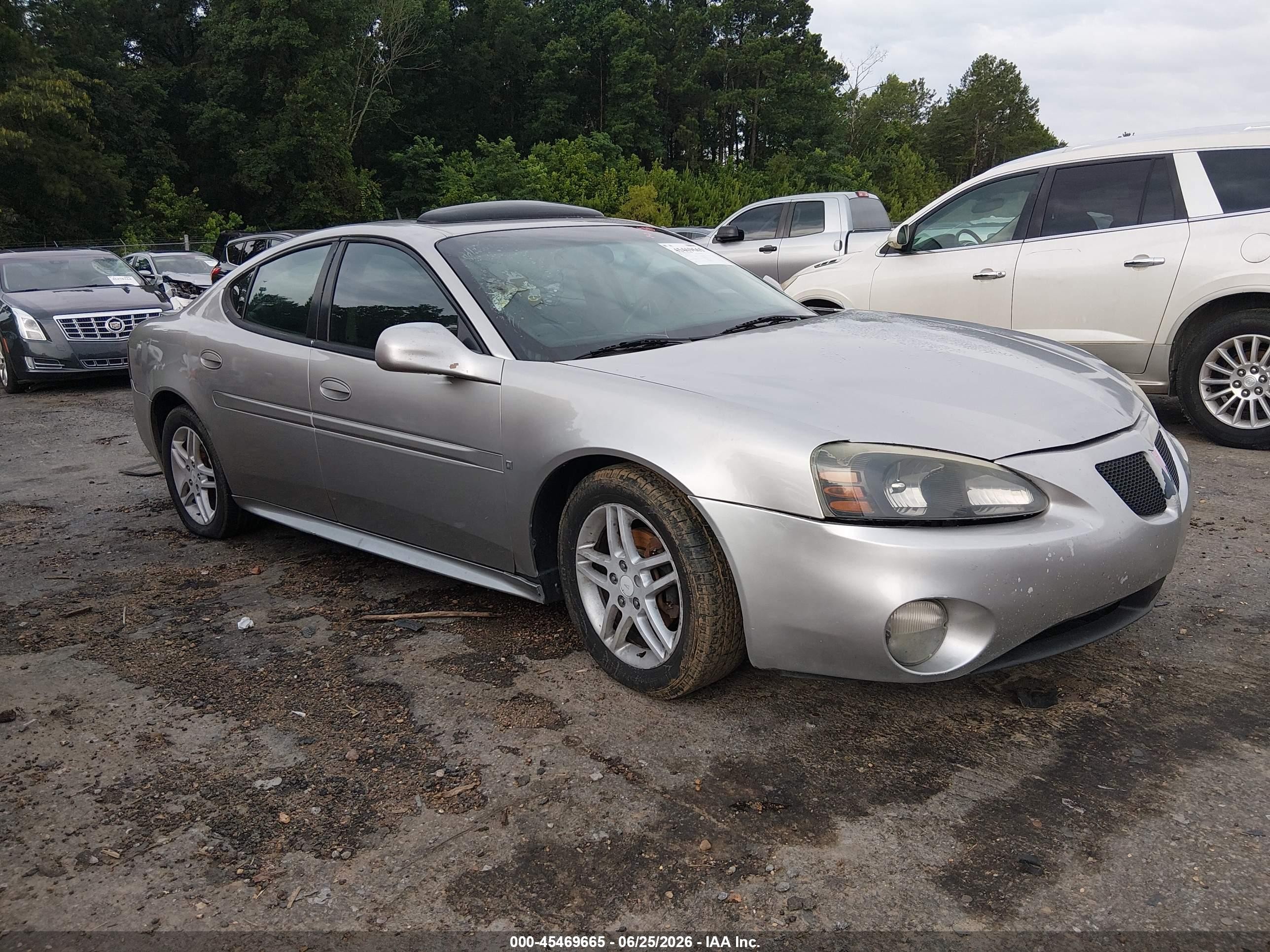 2006 Pontiac Grand Prix GT, VIN 2G2WR554361165261 — Front end