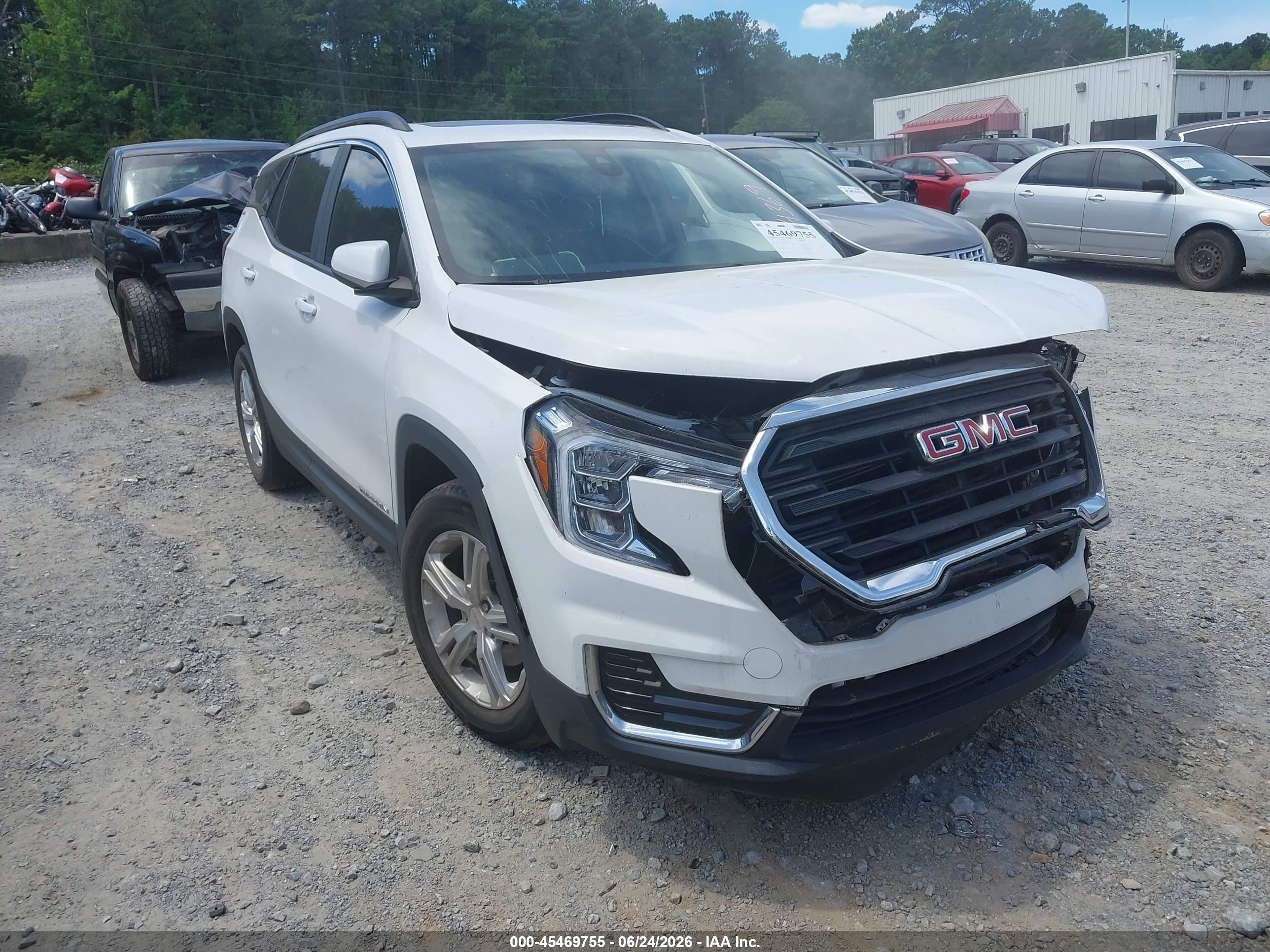 2022 GMC Terrain SLE, VIN 3GKALMEV4NL274369 — Перед