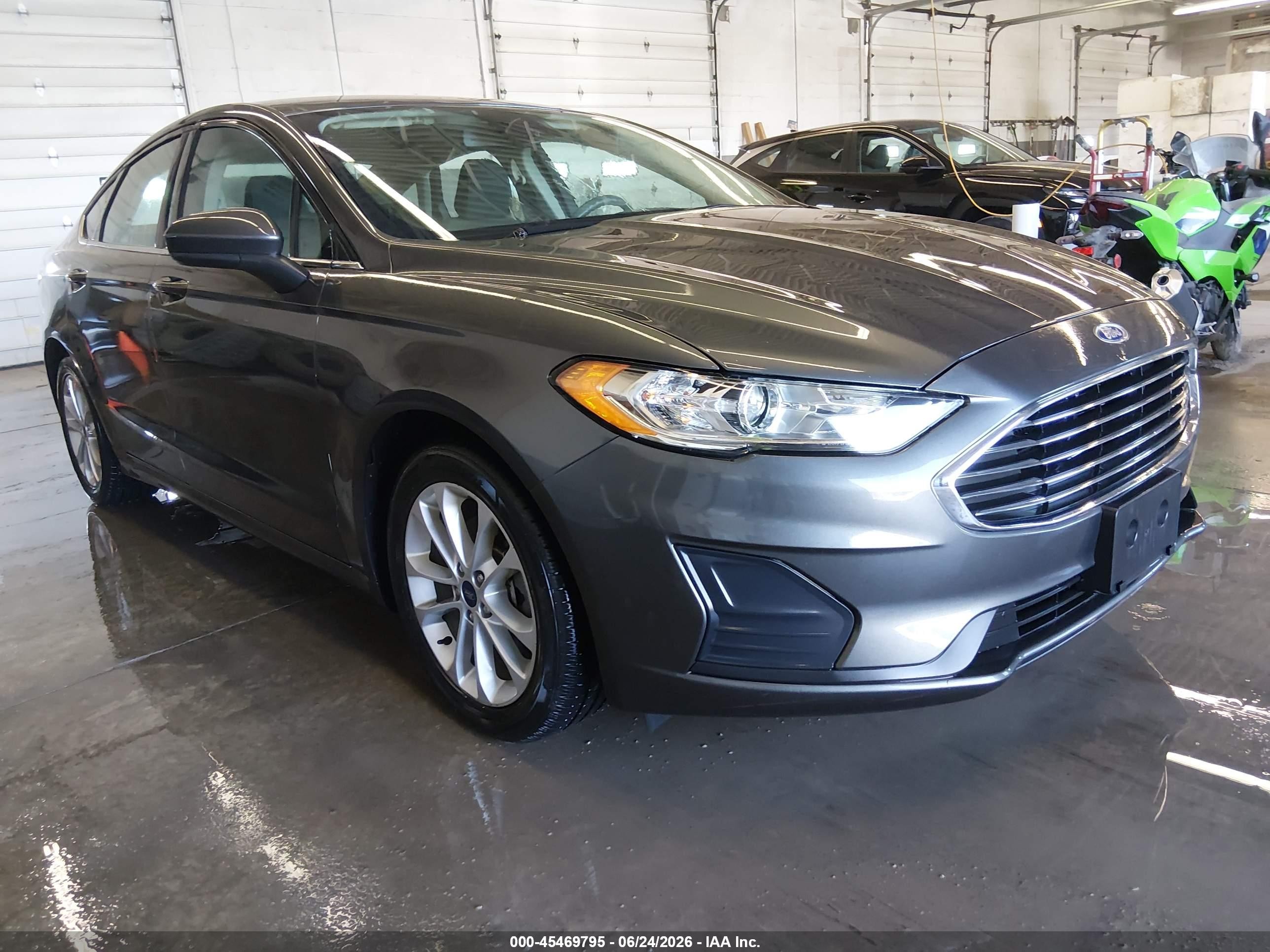 2020 Ford Fusion SE, VIN 3FA6P0LU0LR119245 — Обычный износ