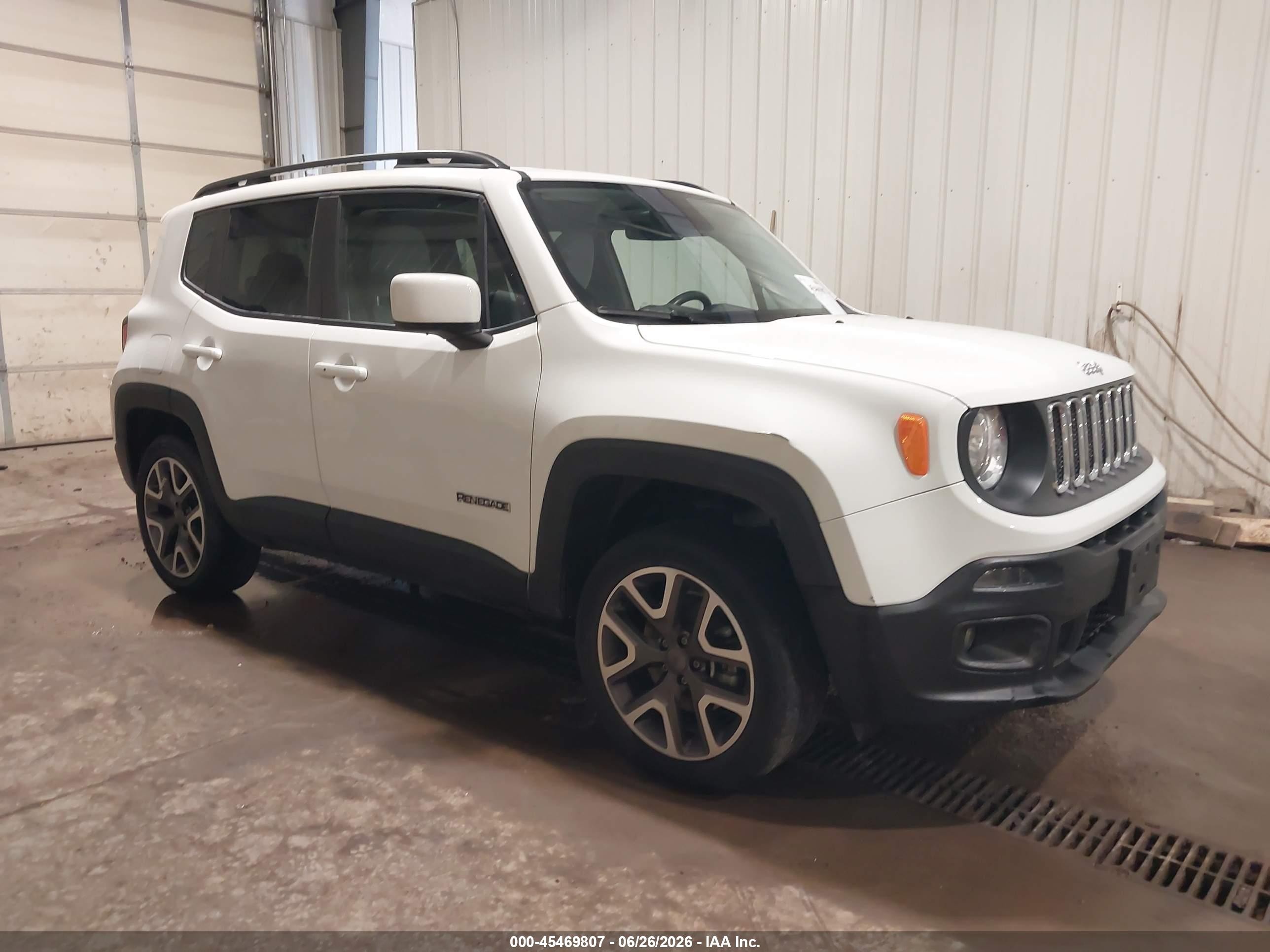 2015 Jeep Renegade Latitude, VIN ZACCJBBT7FPC04584 — Rear end