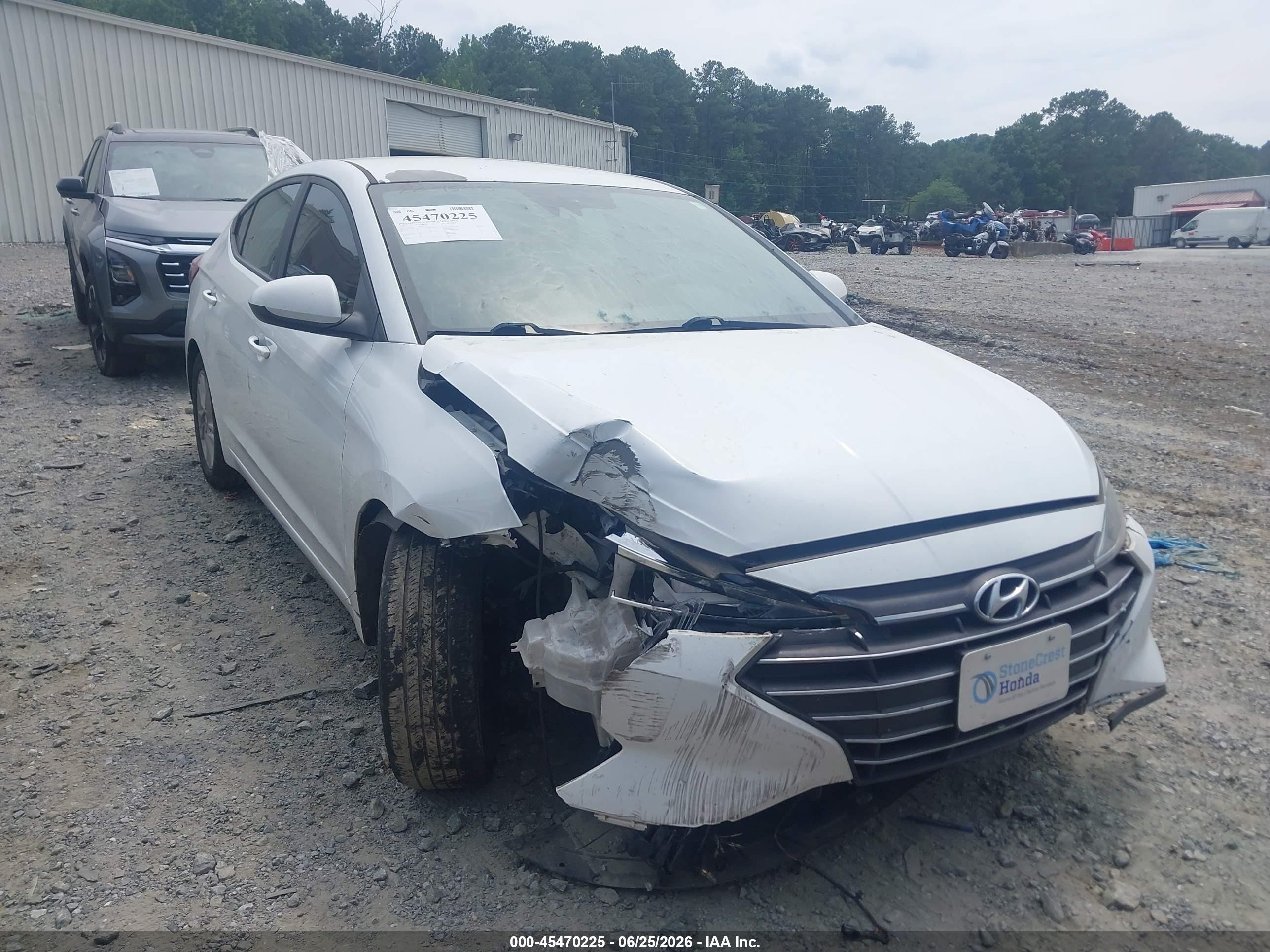 2019 Hyundai Elantra SEL, VIN 5NPD84LFXKH417701 — Front end