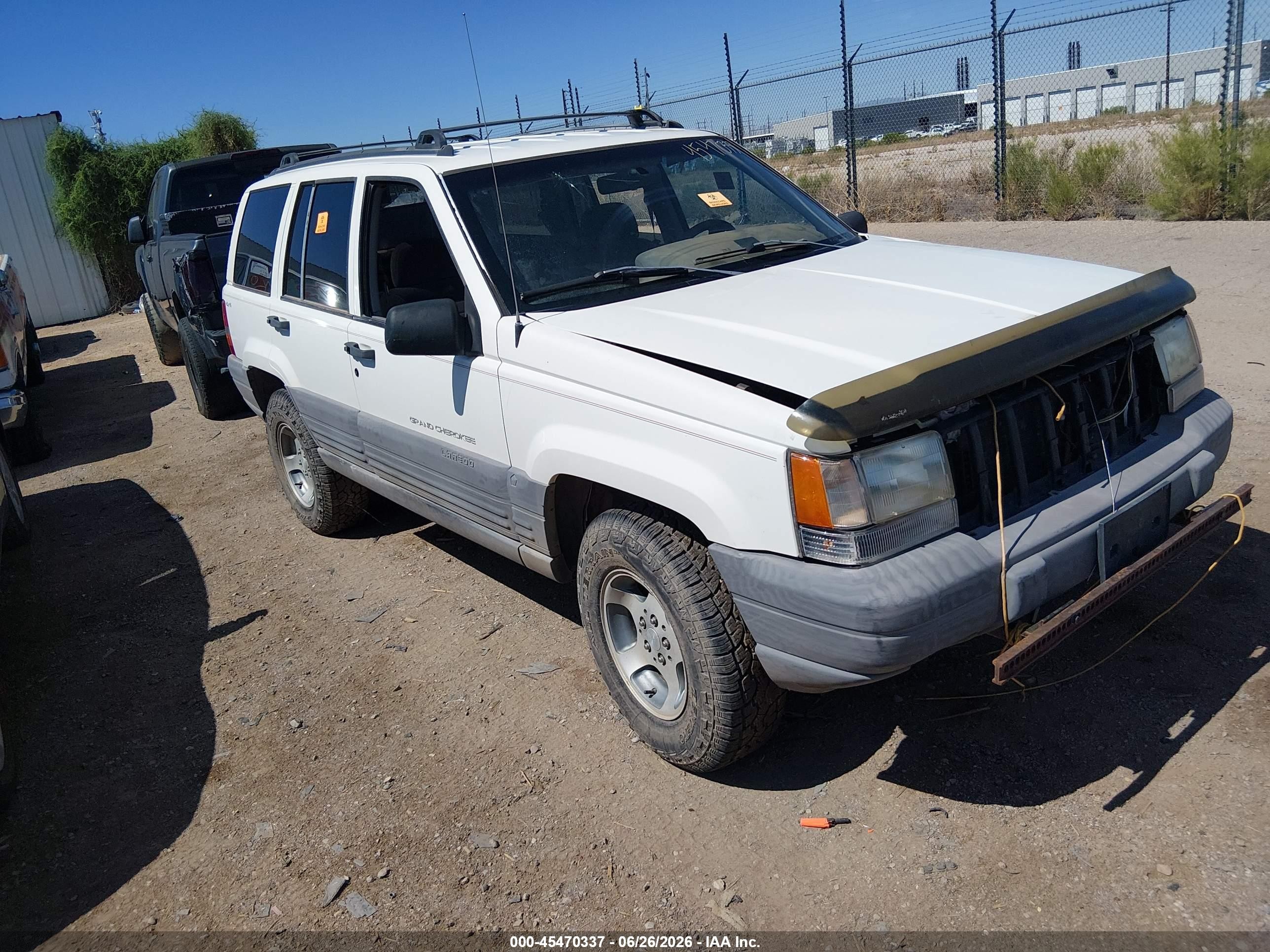 1998 Jeep Grand Cherokee Laredo, VIN 1J4GZ58S4WC294219 — Normal wear