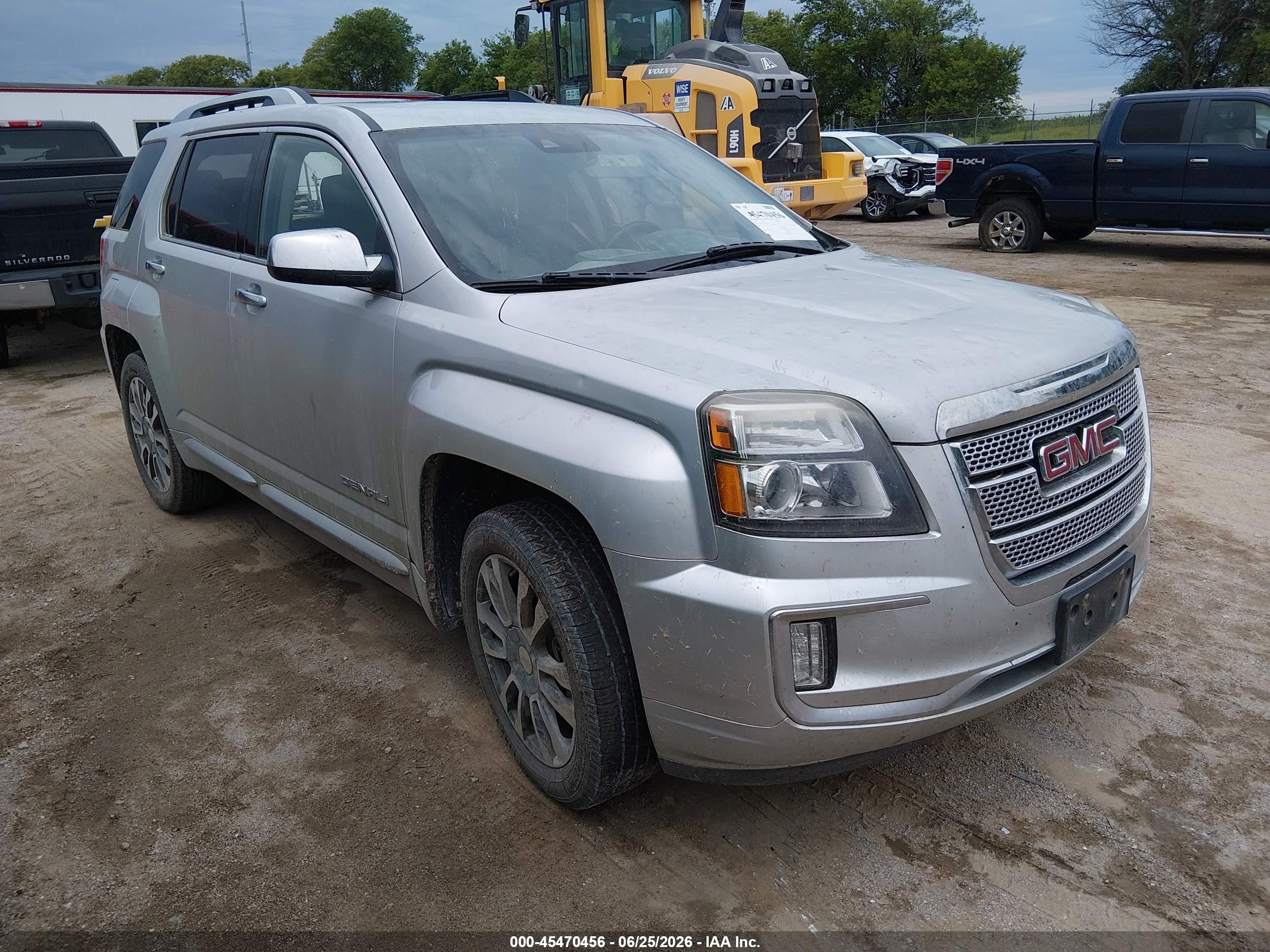 2017 GMC Terrain Denali, VIN 2GKFLVE35H6231971 — Град