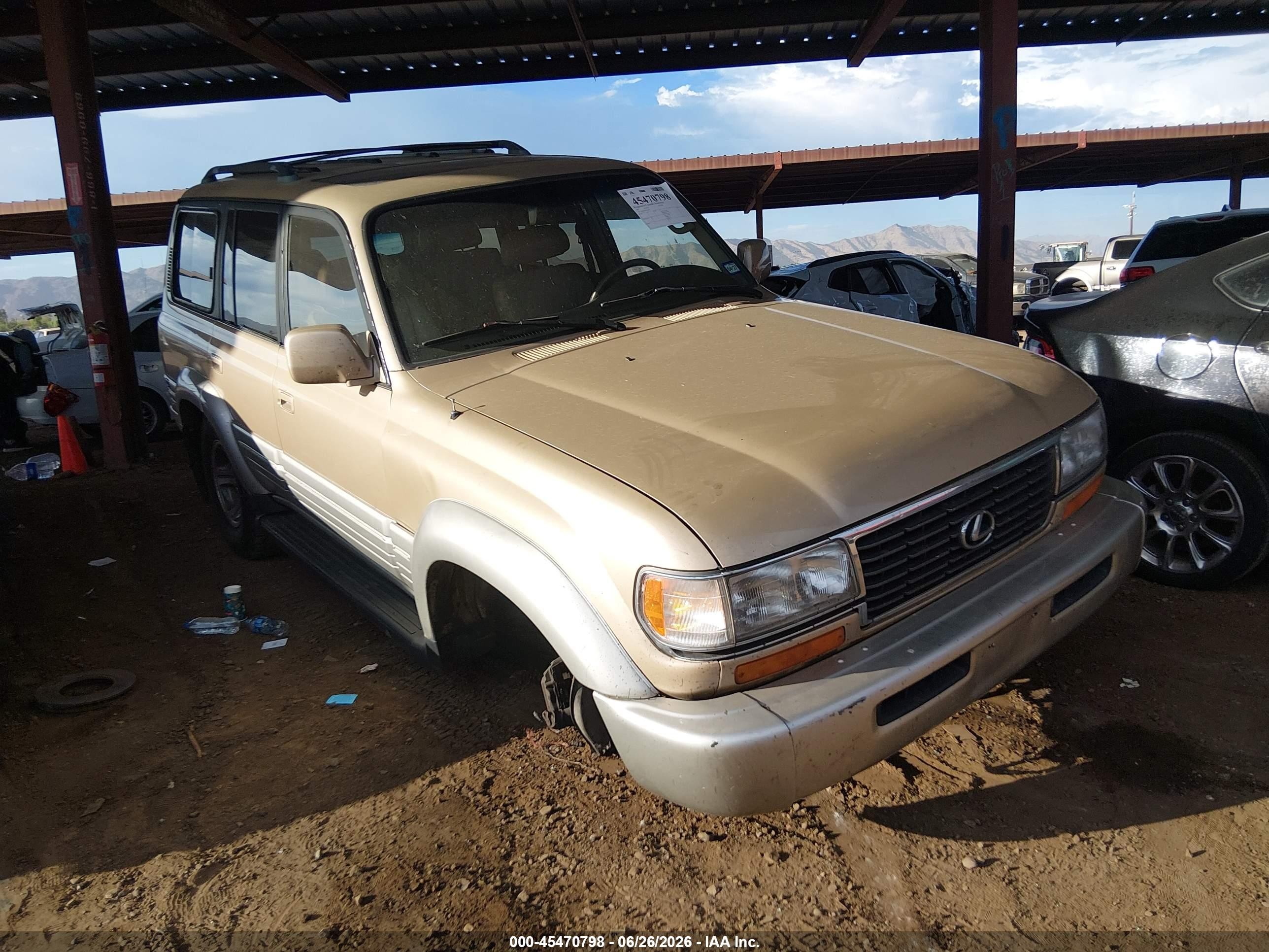 1997 Lexus LX 450, VIN JT6HJ88J3V0163431 — Front end