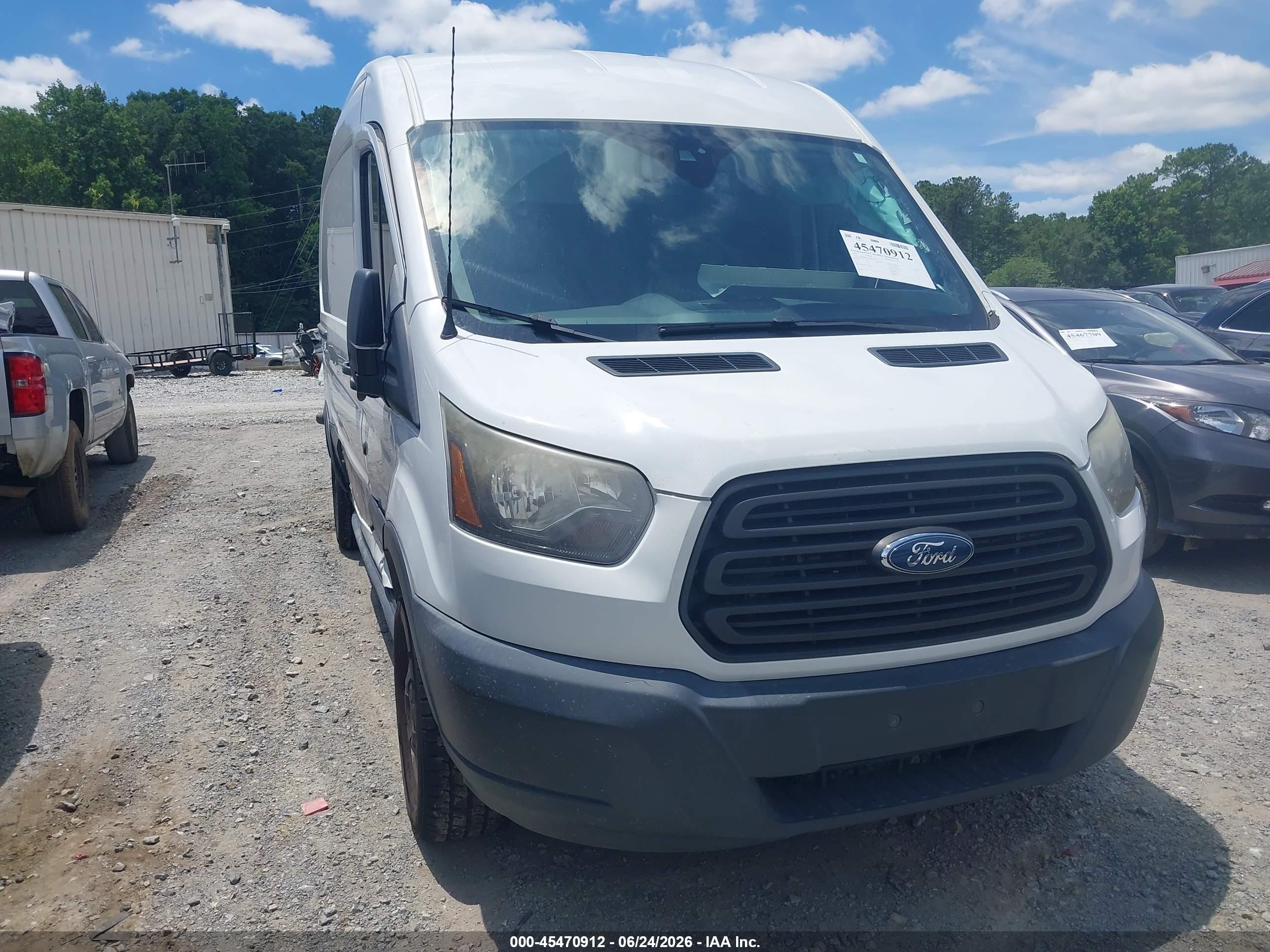 2017 Ford Transit, VIN 1FTYR2CM7HKB20140 — Бок