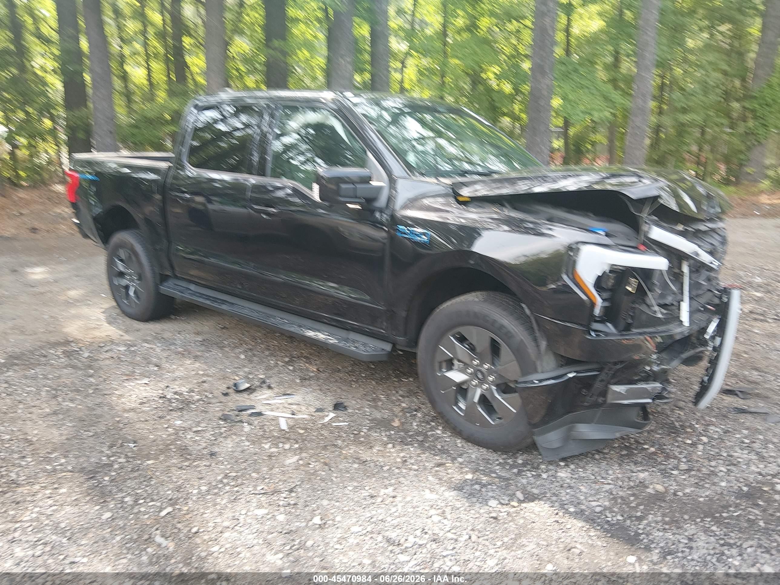 2024 Ford F-150 Lightning Lariat, VIN 1FT6W5L7XRWG26681 — Front end