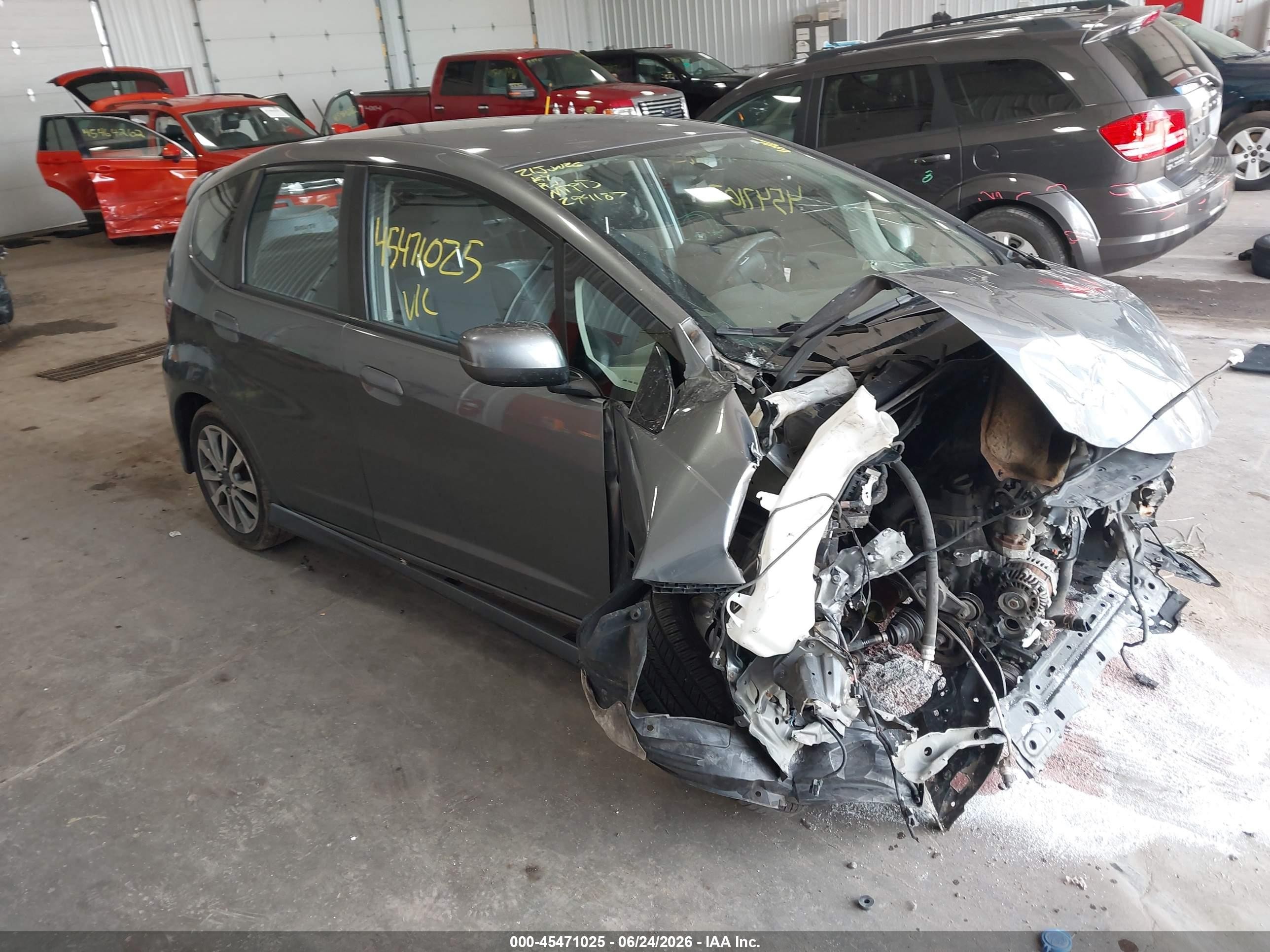 2013 Honda Fit Sport, VIN JHMGE8H59DC077886 — Front end